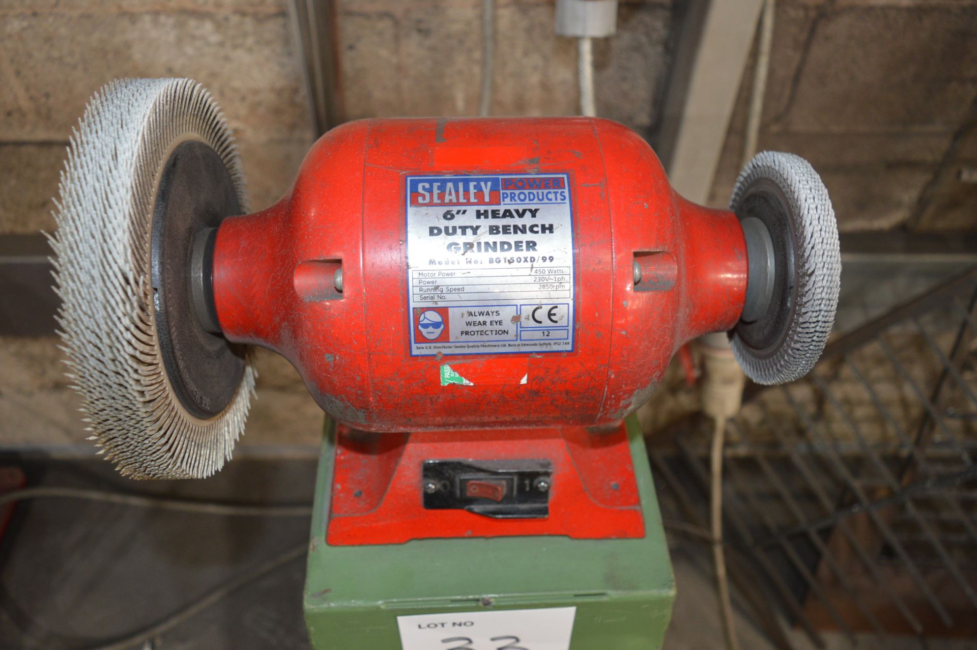 Sealey BG150XD/99 240v 6" heavy duty bench grinder On steel pedestal - Image 2 of 2