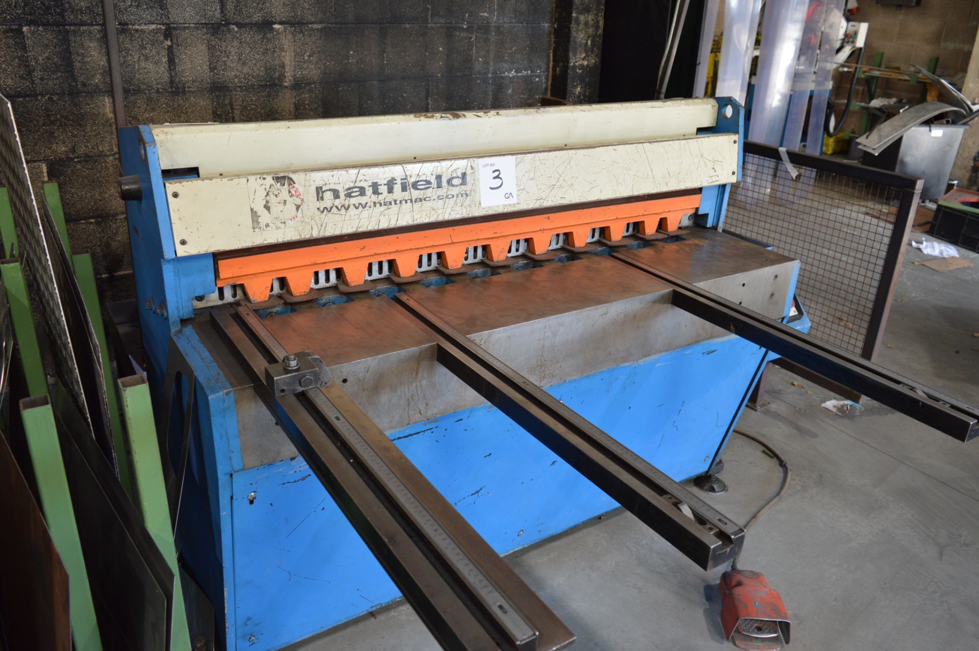 Edwards 3.25 x 1250 guillotine Capacity: 1255 x 3.25mm M/C no: 77C/46716 c/w backstop - Image 5 of 5