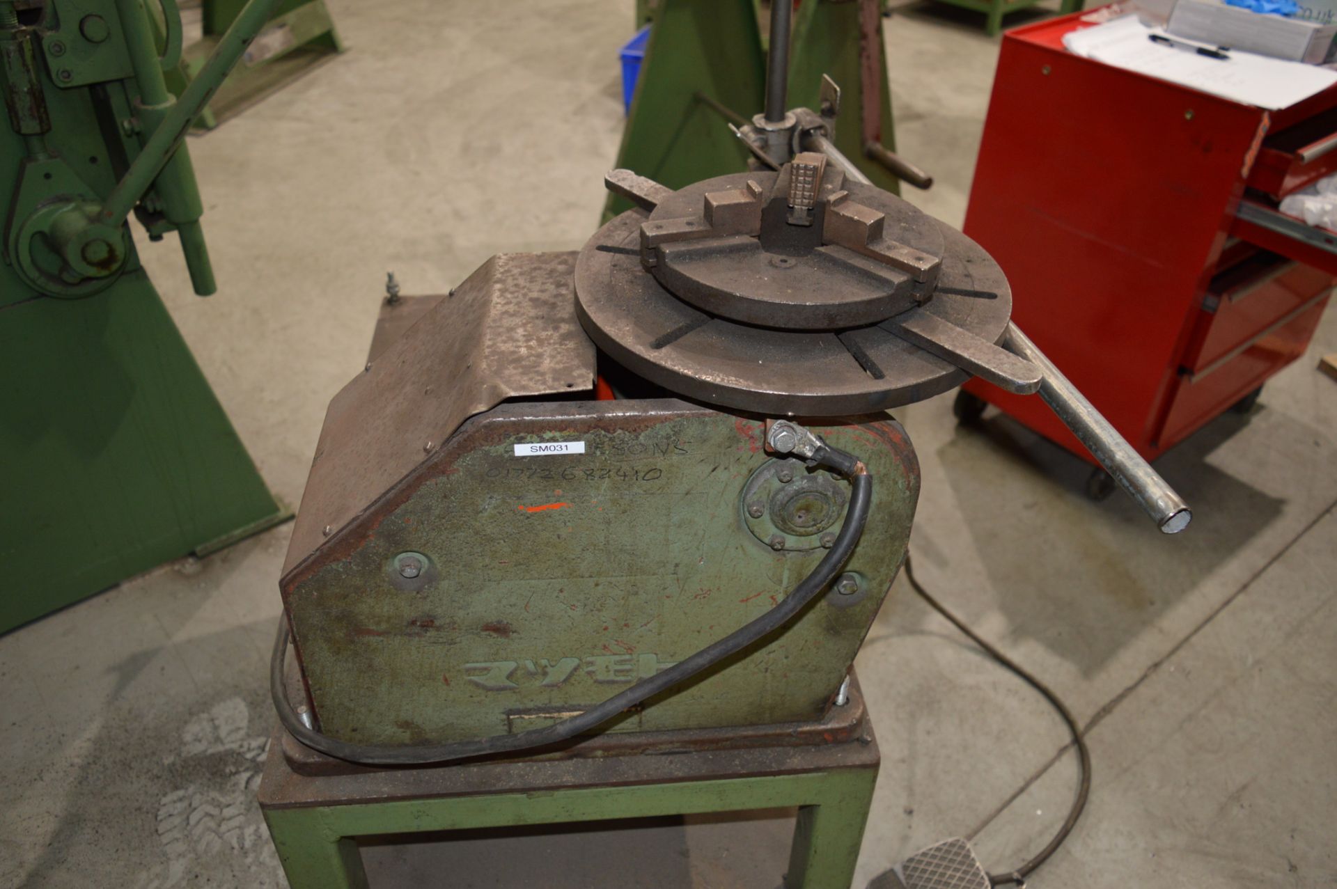 Mac Matsumoto 110v work positioner c/w 3 jaw chuck and foot pedal - Image 2 of 4