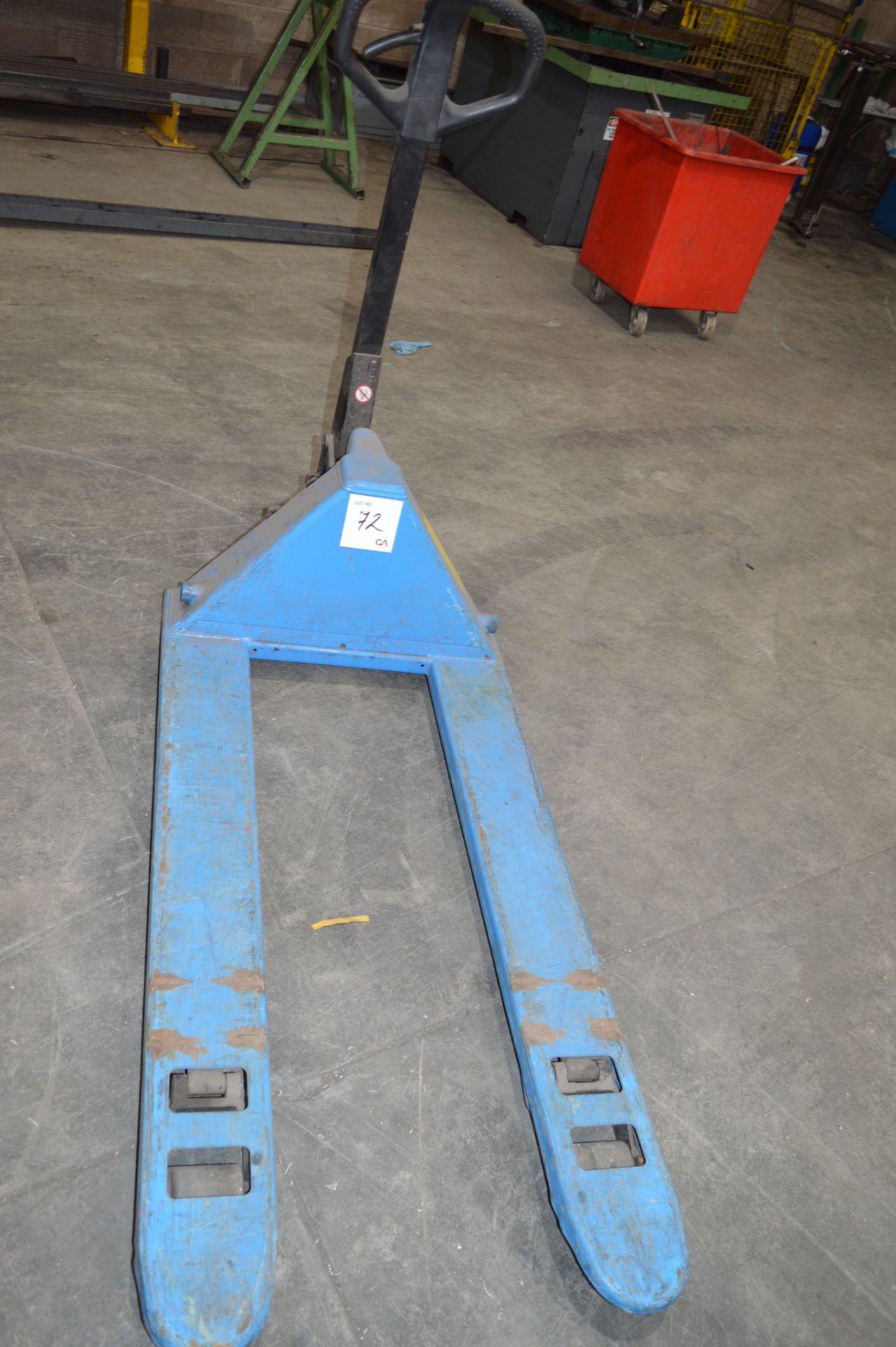 Hydraulic pallet truck - Image 2 of 2