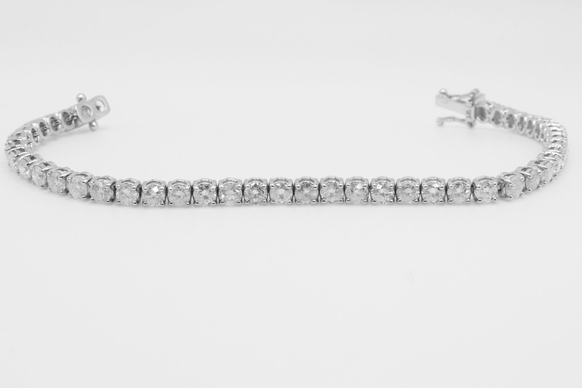 9.0 Carat 18ct White Gold Tennis Bracelet set with Round Brilliant Cut Natural Diamonds - Image 14 of 17