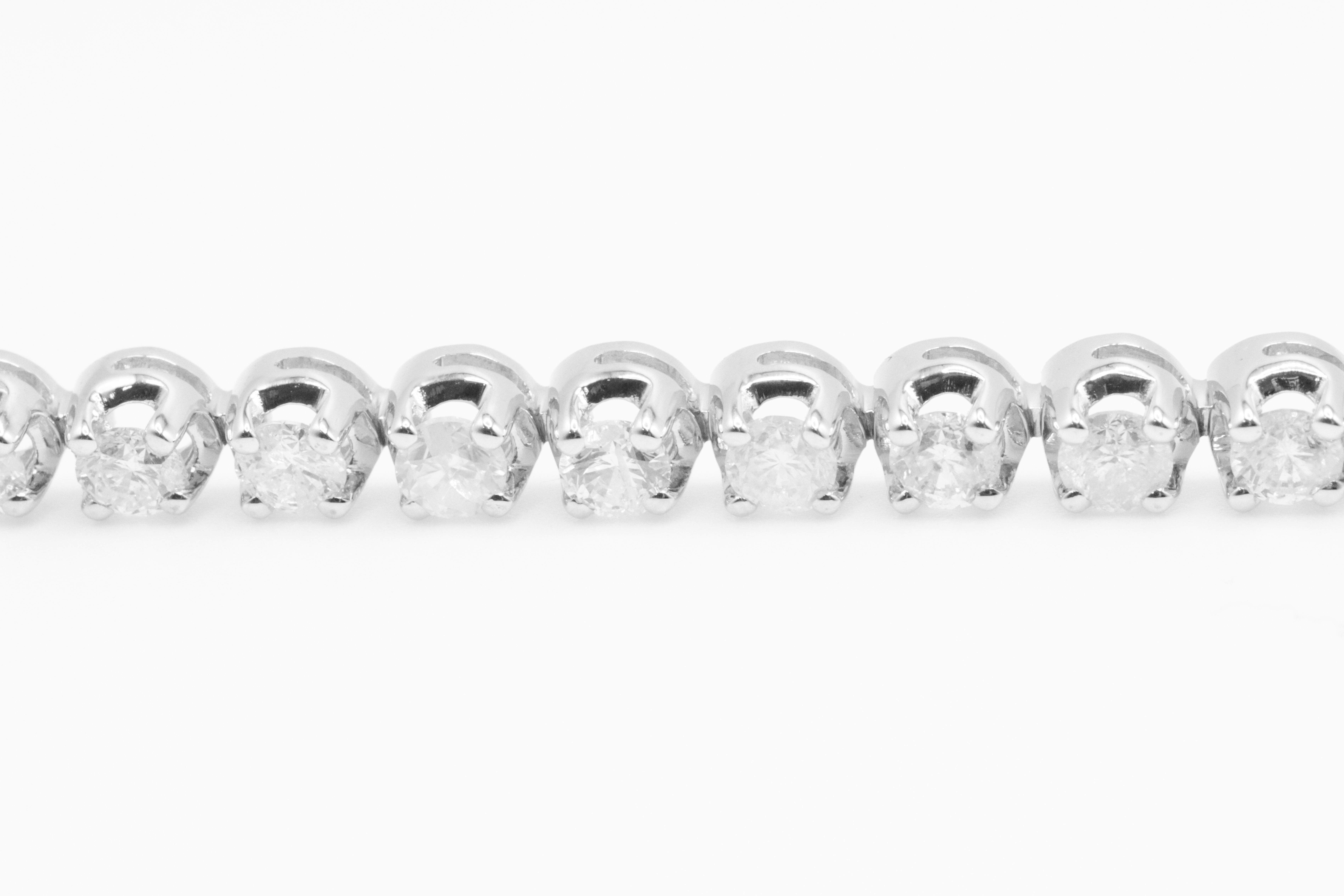 7.0 Carat 18ct White Gold Tennis Bracelet set with Round Brilliant Cut Natural Diamonds - Image 7 of 16