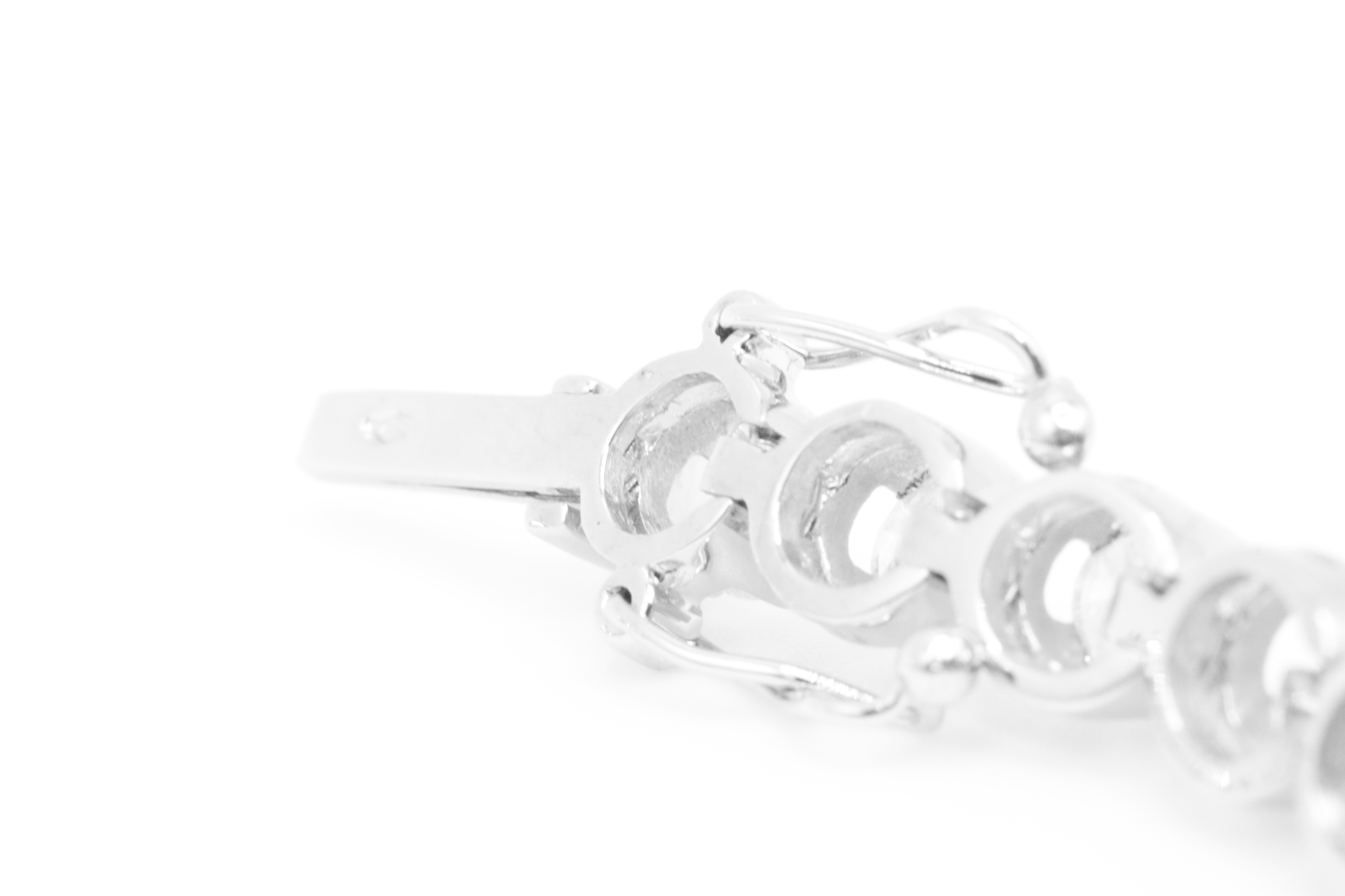 7.0 Carat 18ct White Gold Tennis Bracelet set with Round Brilliant Cut Natural Diamonds - Image 16 of 16