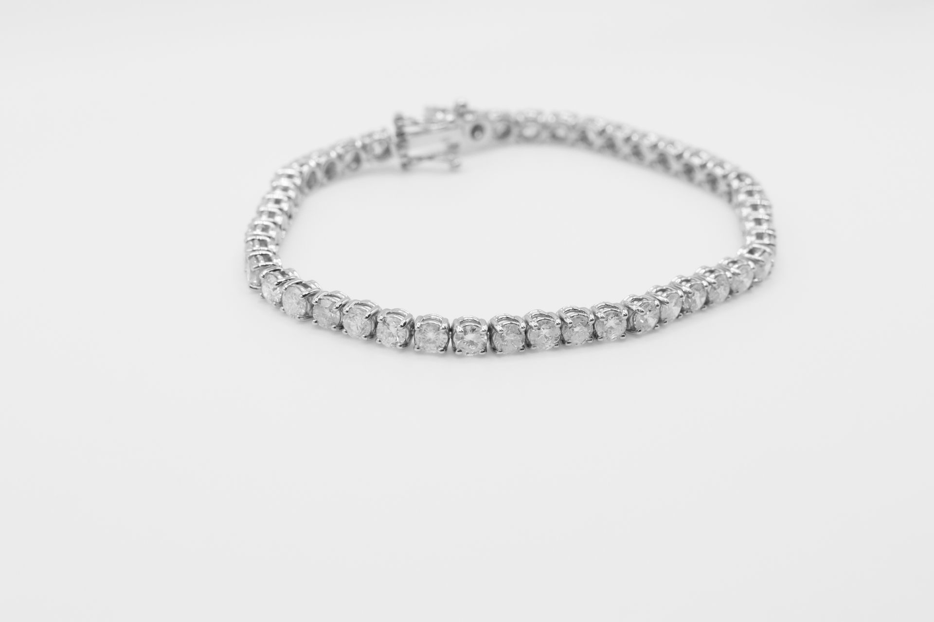 9.0 Carat 18ct White Gold Tennis Bracelet set with Round Brilliant Cut Natural Diamonds - Image 12 of 17