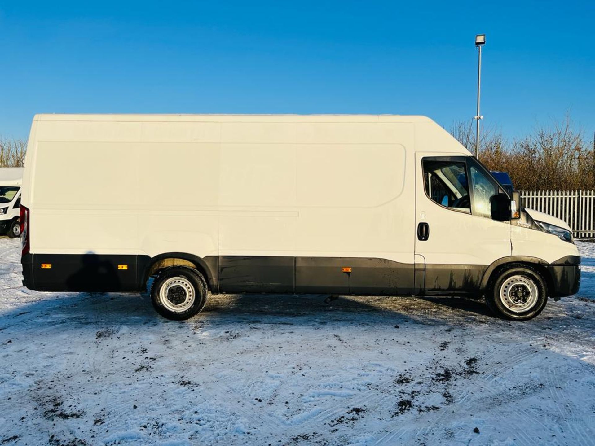 ** ON SALE ** Iveco Daily 2.3 35S13 Extra Long Wheel Base L4 H3 Fridge / Freezer 2016 '66 Reg' - Image 4 of 25