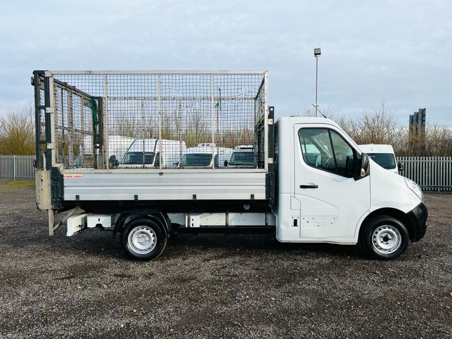 ** ON SALE ** Vauxhall Movano F3500 2.3 CDTI Tipper Body 2017 '17 Reg' - ULEZ Compliant - Image 4 of 24