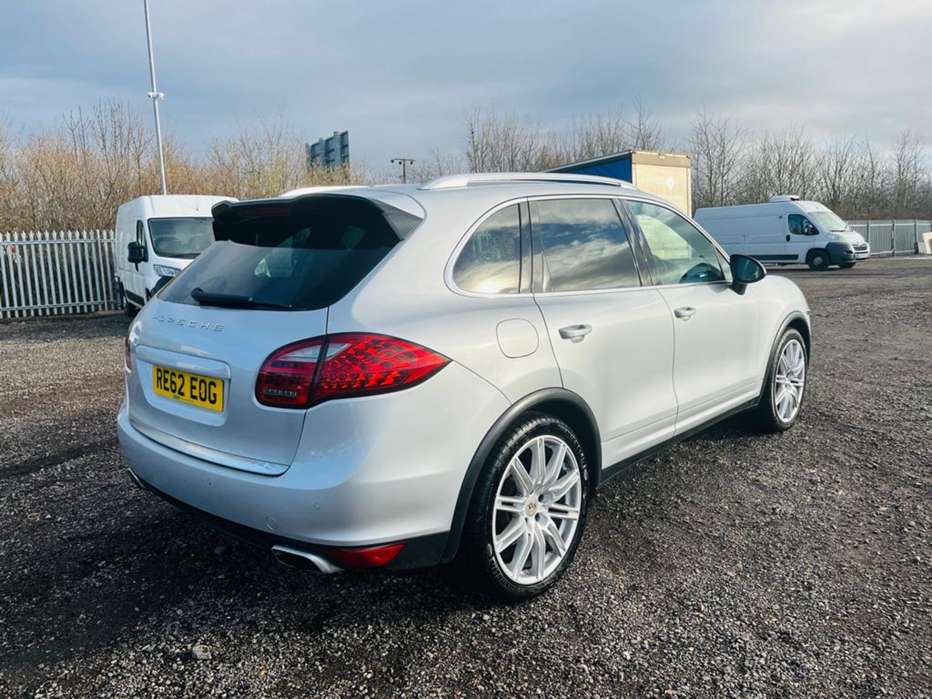 ** ON SALE ** Porsche Cayenne S 3.0 V6 D TipTronic Auto 2012 '62 Reg' Sat Nav- Metallic Silver- SUV - Image 9 of 25