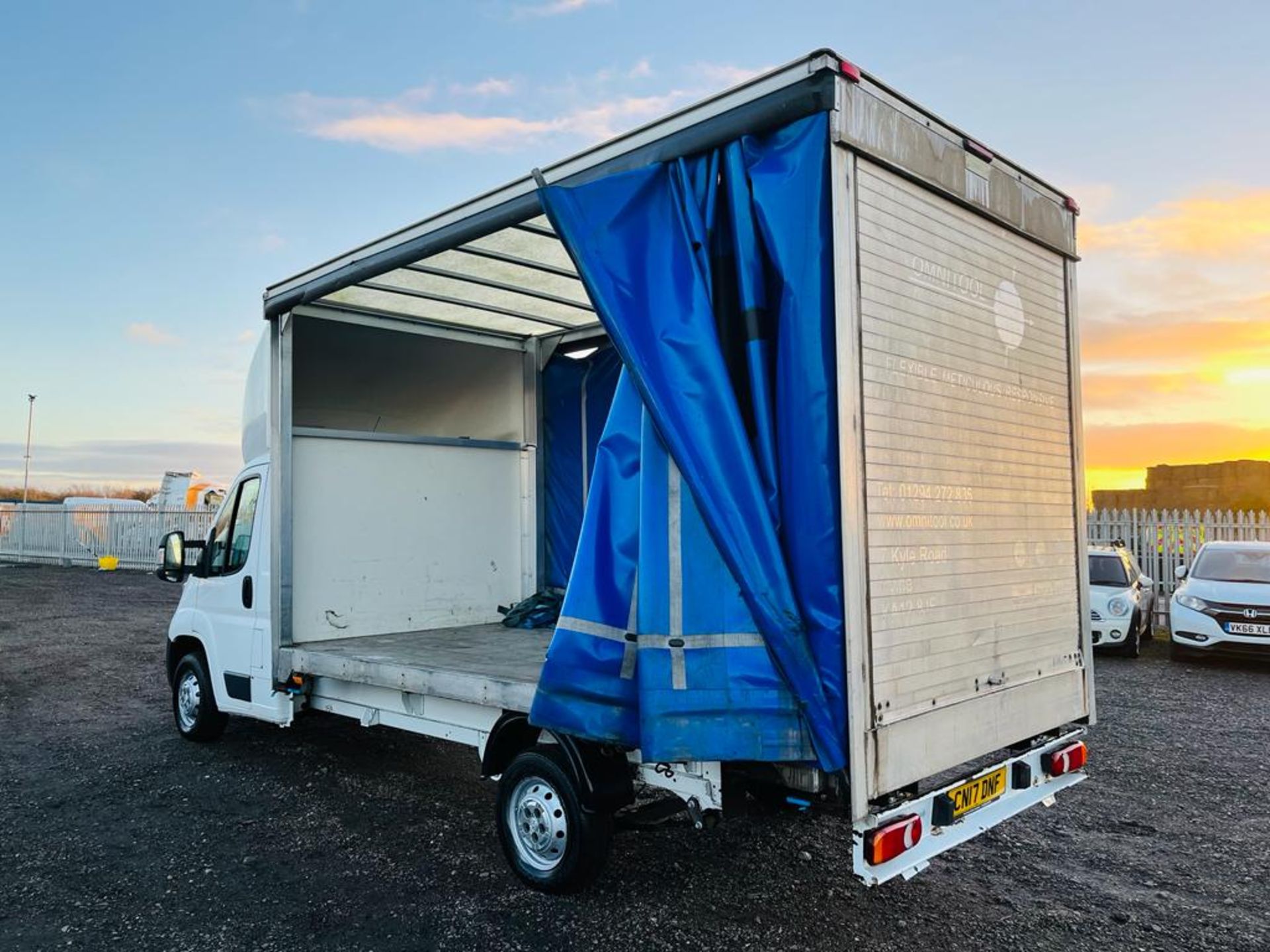 ** ON SALE ** Peugeot Boxer 2.2 HDI L3 Curtainsider Luton 2017 '17 Reg' A/C - ULEZ Compliant - Image 10 of 21