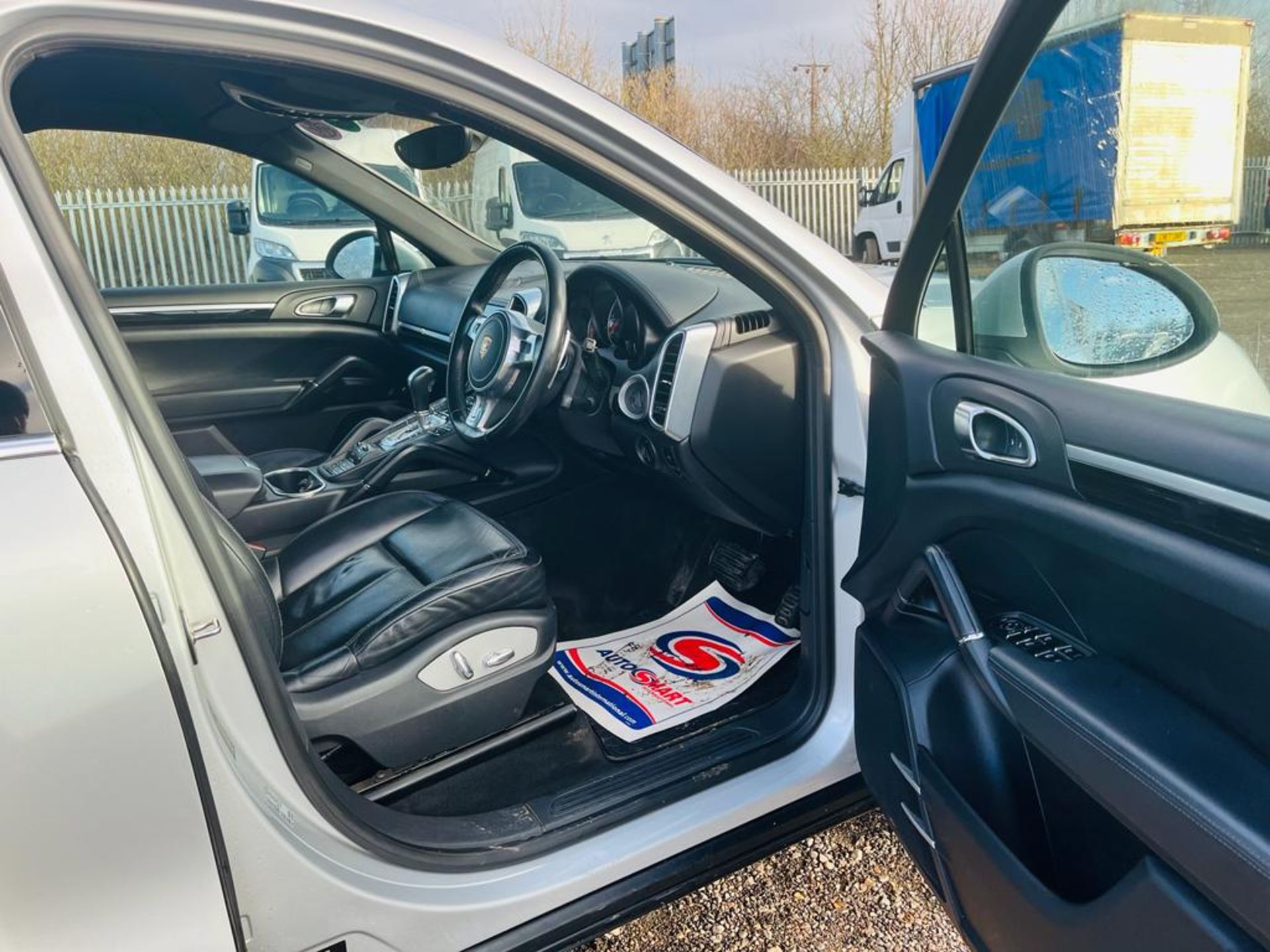 ** ON SALE ** Porsche Cayenne S 3.0 V6 D TipTronic Auto 2012 '62 Reg' Sat Nav- Metallic Silver- SUV - Image 17 of 25