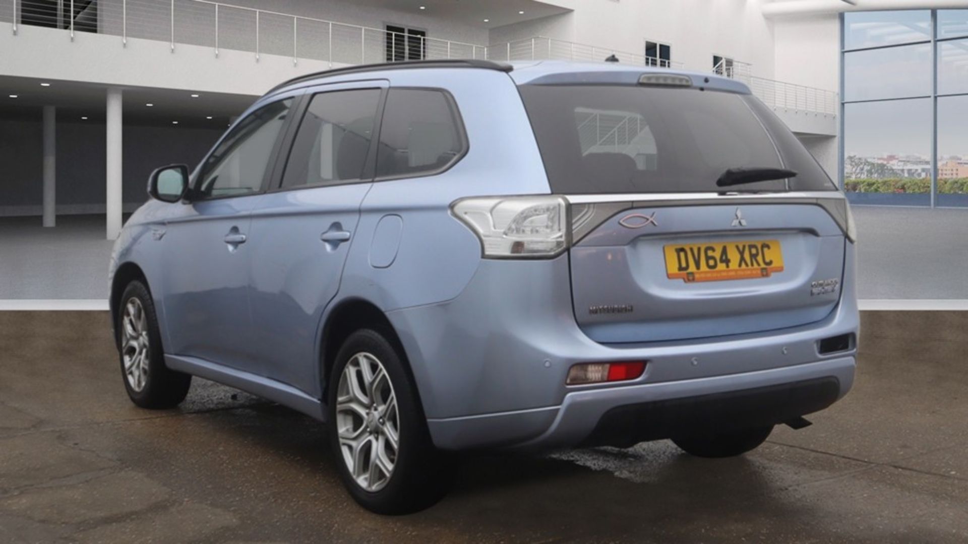 ** ON SALE ** Mitsubishi Outlander GX 3H PHEV 2014 '64 Reg' 2.0 DI-D / Electric - Automatic - Image 4 of 9