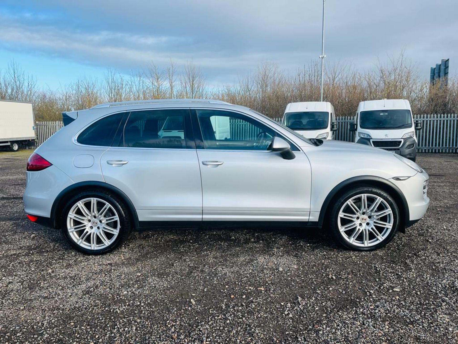 ** ON SALE ** Porsche Cayenne S 3.0 V6 D TipTronic Auto 2012 '62 Reg' Sat Nav- Metallic Silver- SUV - Image 5 of 25