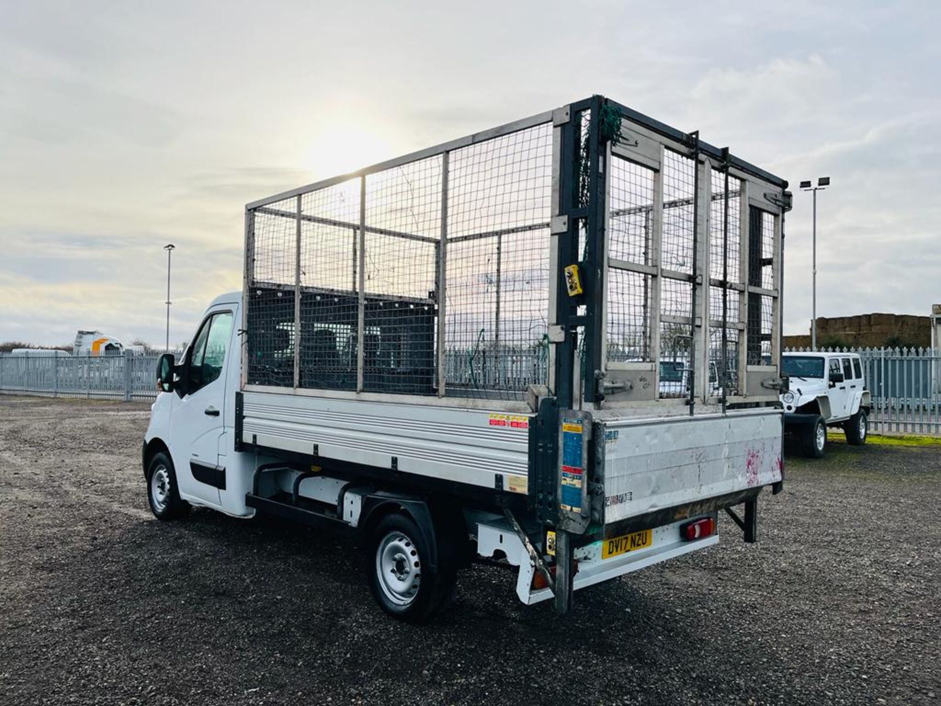 ** ON SALE ** Vauxhall Movano F3500 2.3 CDTI Tipper Body 2017 '17 Reg' - ULEZ Compliant - Image 6 of 24