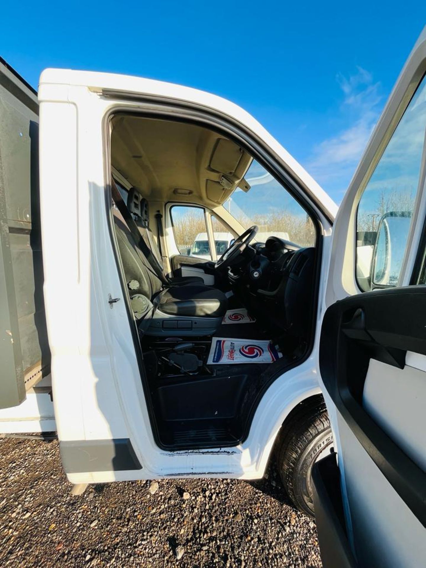 ** ON SALE ** Peugeot Boxer 2.0 BlueHDI 'Built For Business' Alloy Dropside 2018 '68 Reg' - Image 13 of 20