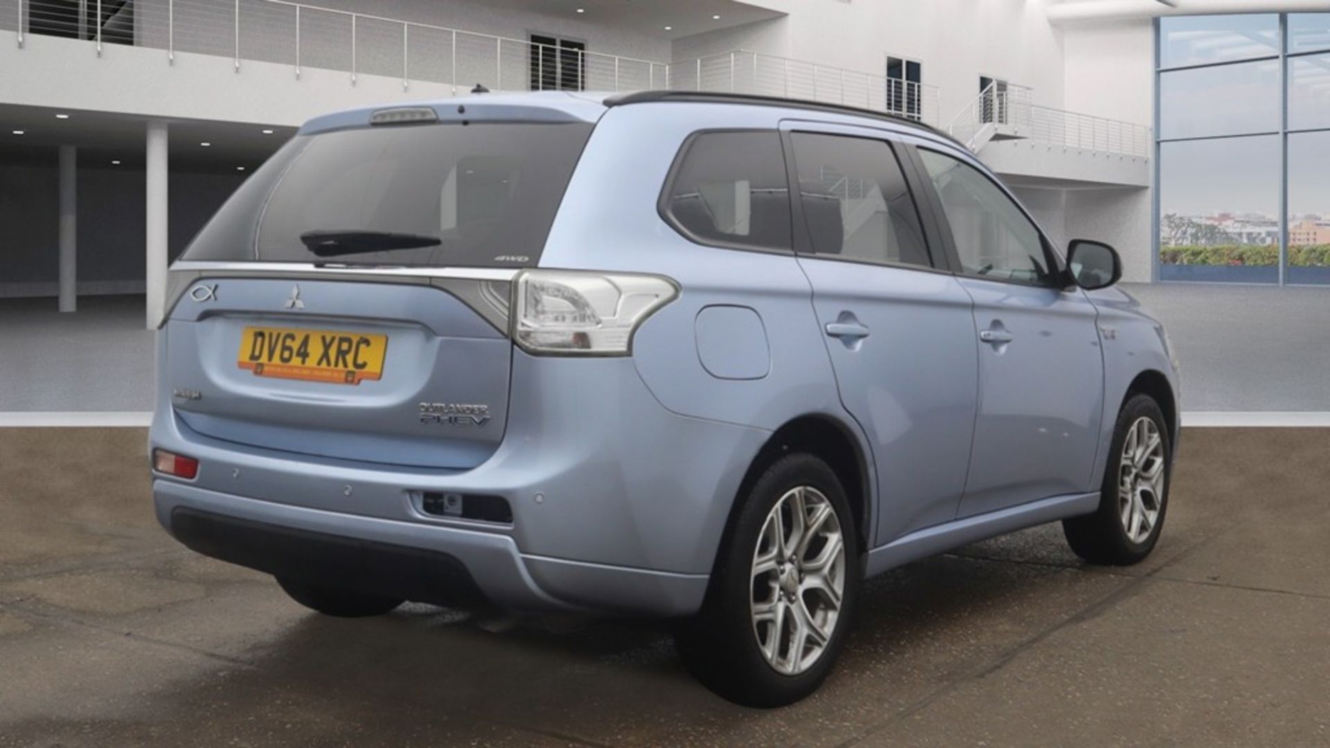 ** ON SALE ** Mitsubishi Outlander GX 3H PHEV 2014 '64 Reg' 2.0 DI-D / Electric - Automatic - Image 3 of 9