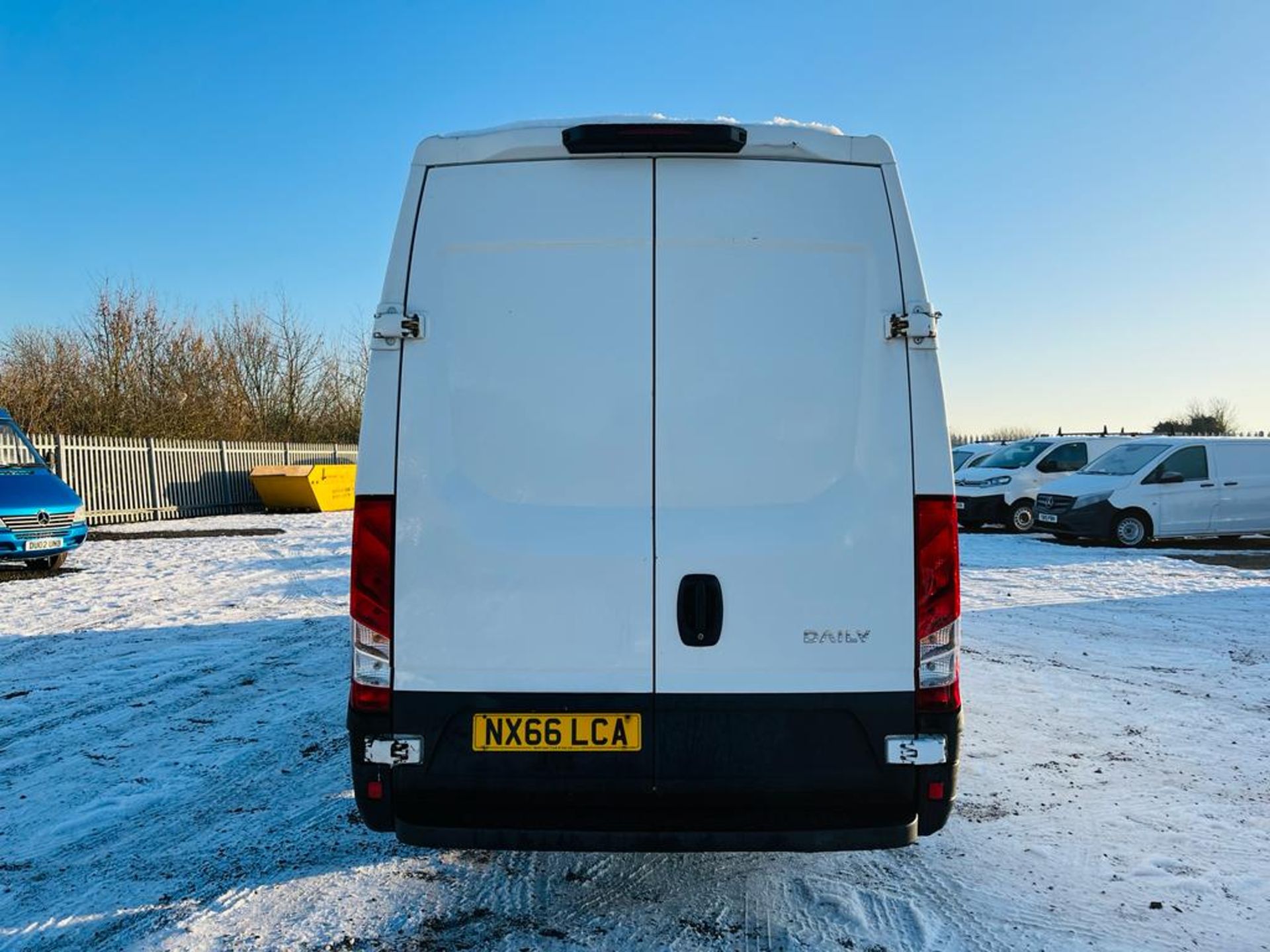 ** ON SALE ** Iveco Daily 2.3 35S13 Extra Long Wheel Base L4 H3 Fridge / Freezer 2016 '66 Reg' - Image 8 of 25