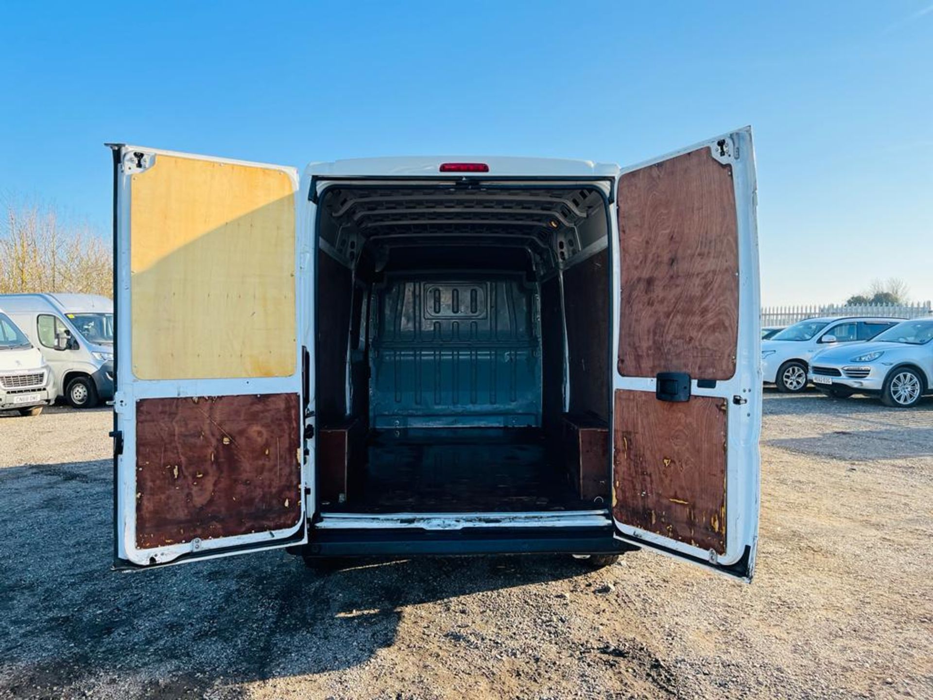 ** ON SALE ** Peugeot Boxer 2.0 BlueHDI 335 130 Professional L3 H2 2018 '68 Reg' - Sat Nav - A/C - Image 9 of 23