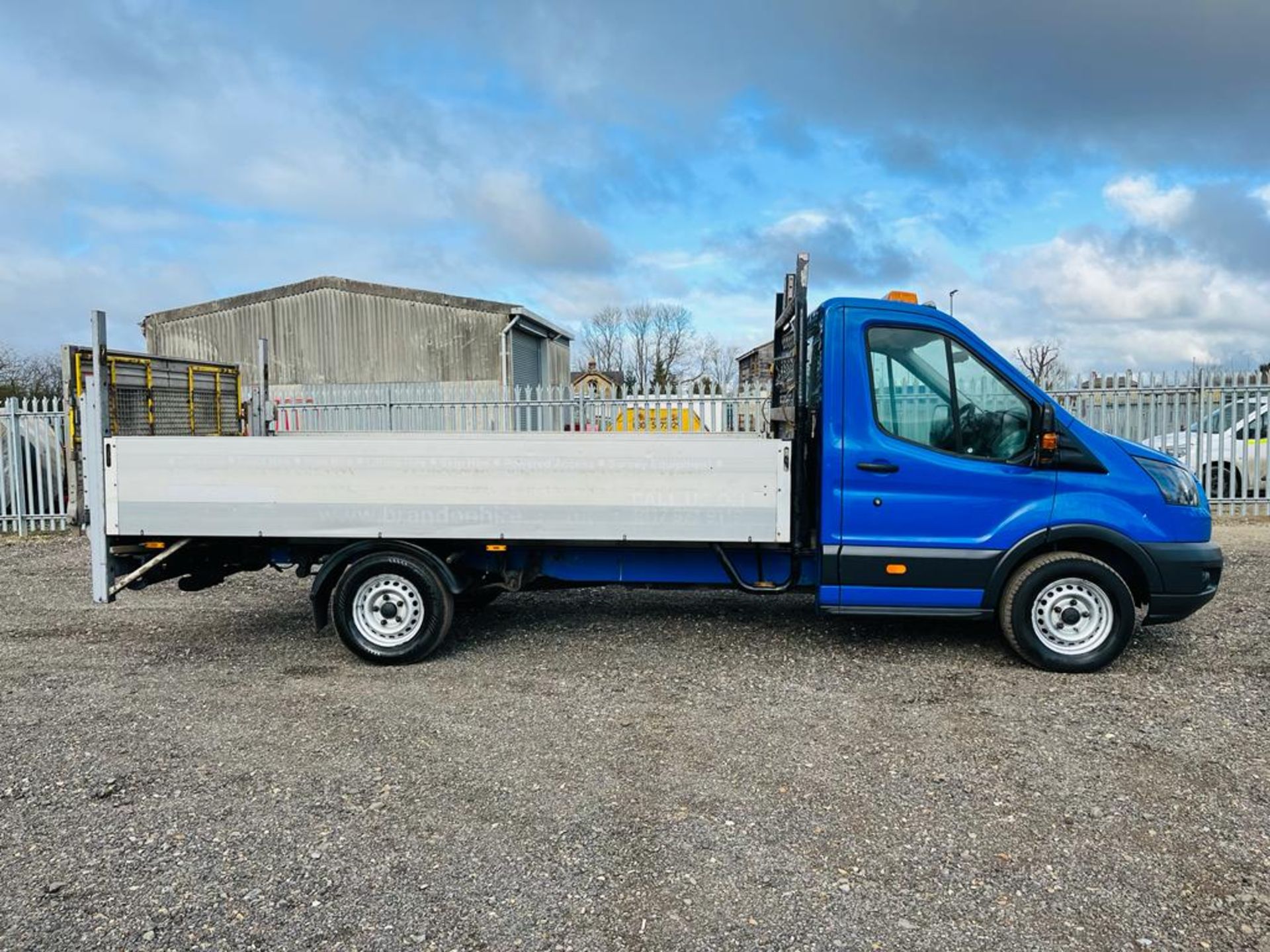 **ON SALE** Ford Transit 2.0 TDCI EcoBlue RWD L4 2018 '18 Reg' Alloy Dropside - ULEZ Compliant - Image 11 of 24