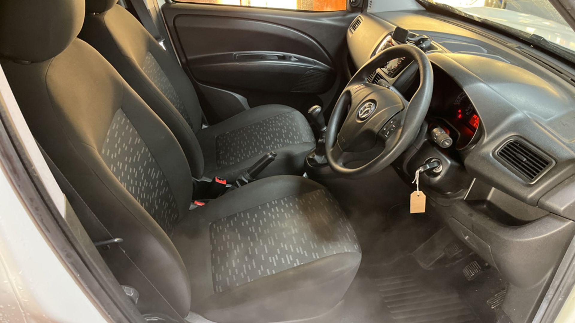 **ON SALE**Vauxhall Combo 1.3 CDTI Crew Van L1 H1 Start / Stop 2019 '68 Reg' - A/C - ULEZ Compliant - Image 7 of 9