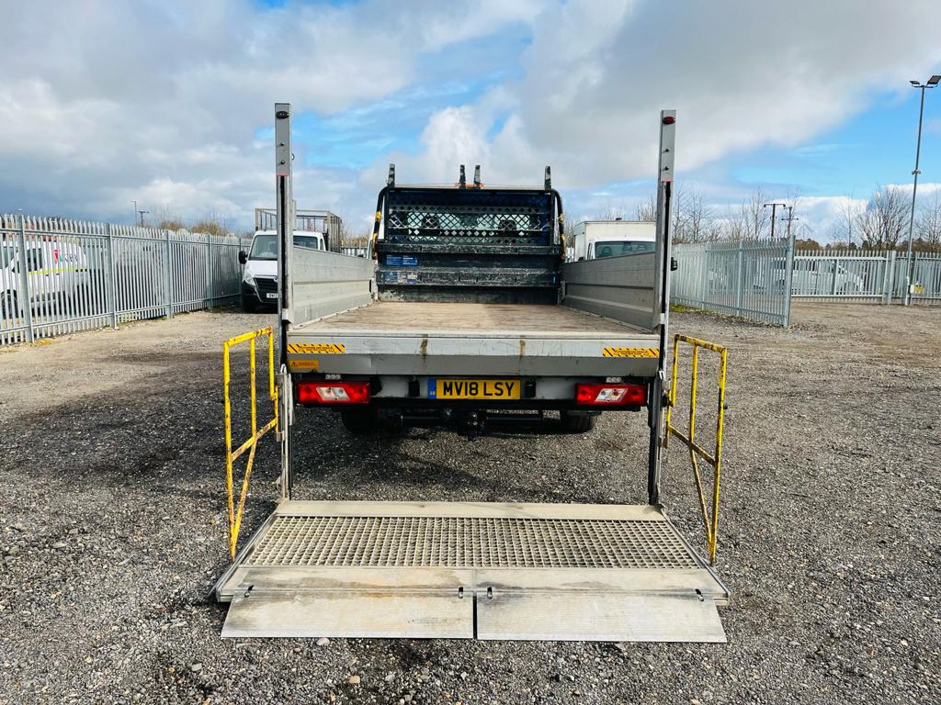 **ON SALE** Ford Transit 2.0 TDCI EcoBlue RWD L4 2018 '18 Reg' Alloy Dropside - ULEZ Compliant - Image 8 of 24