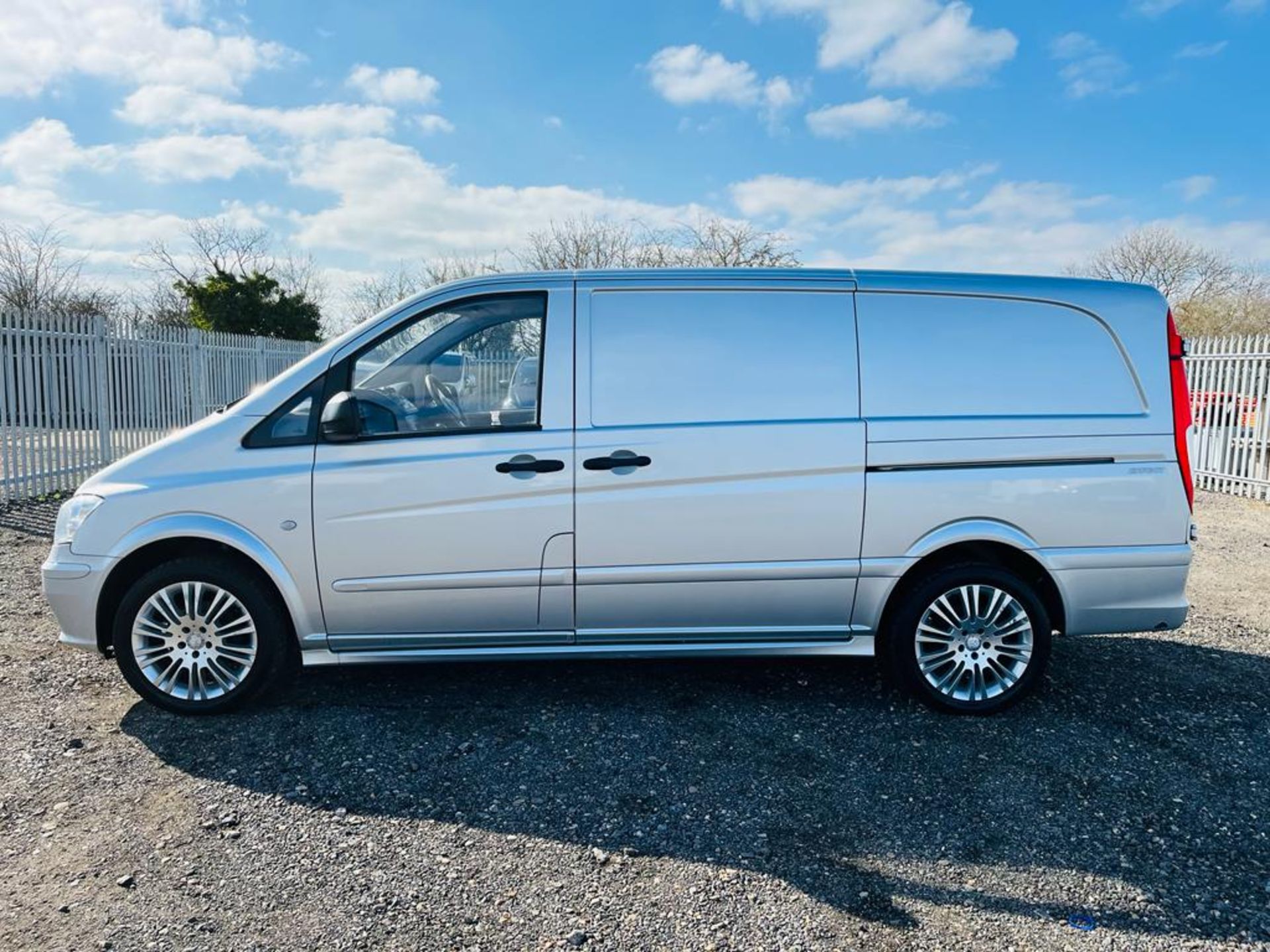 ** ON SALE ** Mercedes Benz Vito 2.1 113 CDI LWB 2013 '13 Reg' - A/C - Cruise control - No Vat - Image 4 of 27