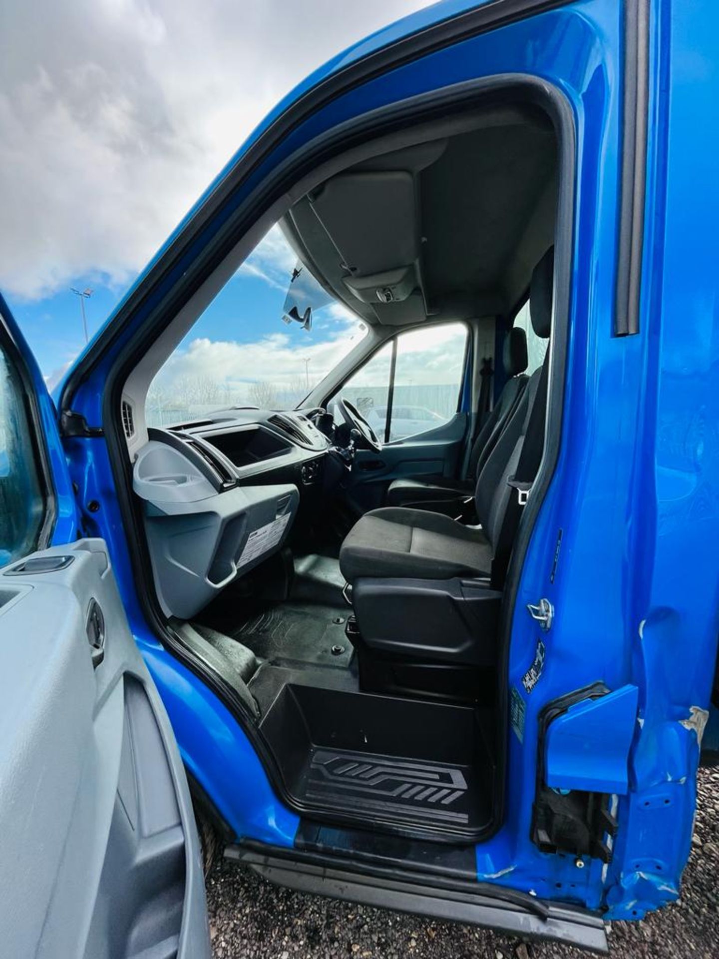 **ON SALE** Ford Transit 2.0 TDCI EcoBlue RWD L4 2018 '18 Reg' Alloy Dropside - ULEZ Compliant - Image 20 of 24