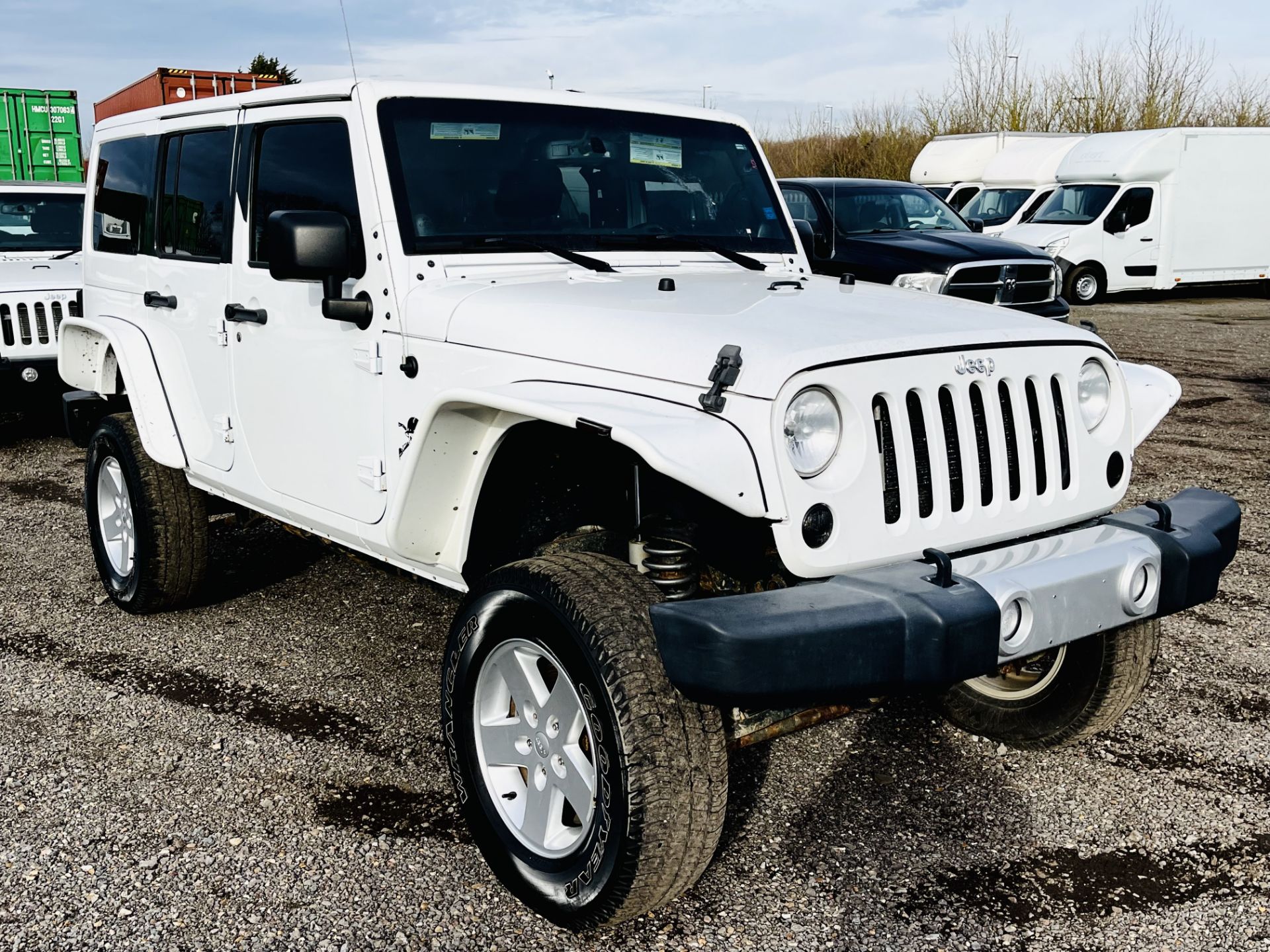 **ON SALE ** Jeep Wrangler 3.6L V6 Unlimited Sahara 4WD Convertible HardTop '2014 Year' - A/C
