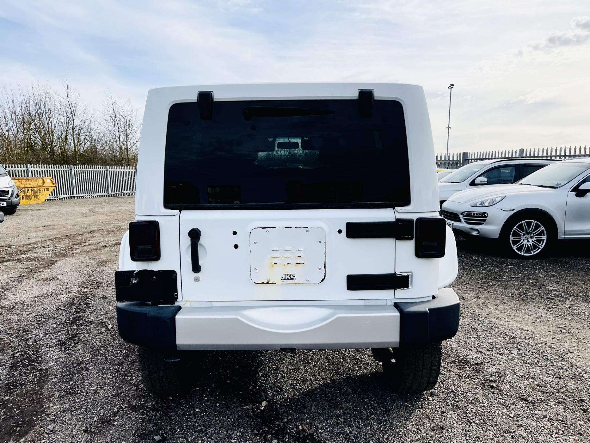 **ON SALE ** Jeep Wrangler 3.6L V6 Unlimited Sahara 4WD Convertible HardTop '2014 Year' - A/C - Image 8 of 24