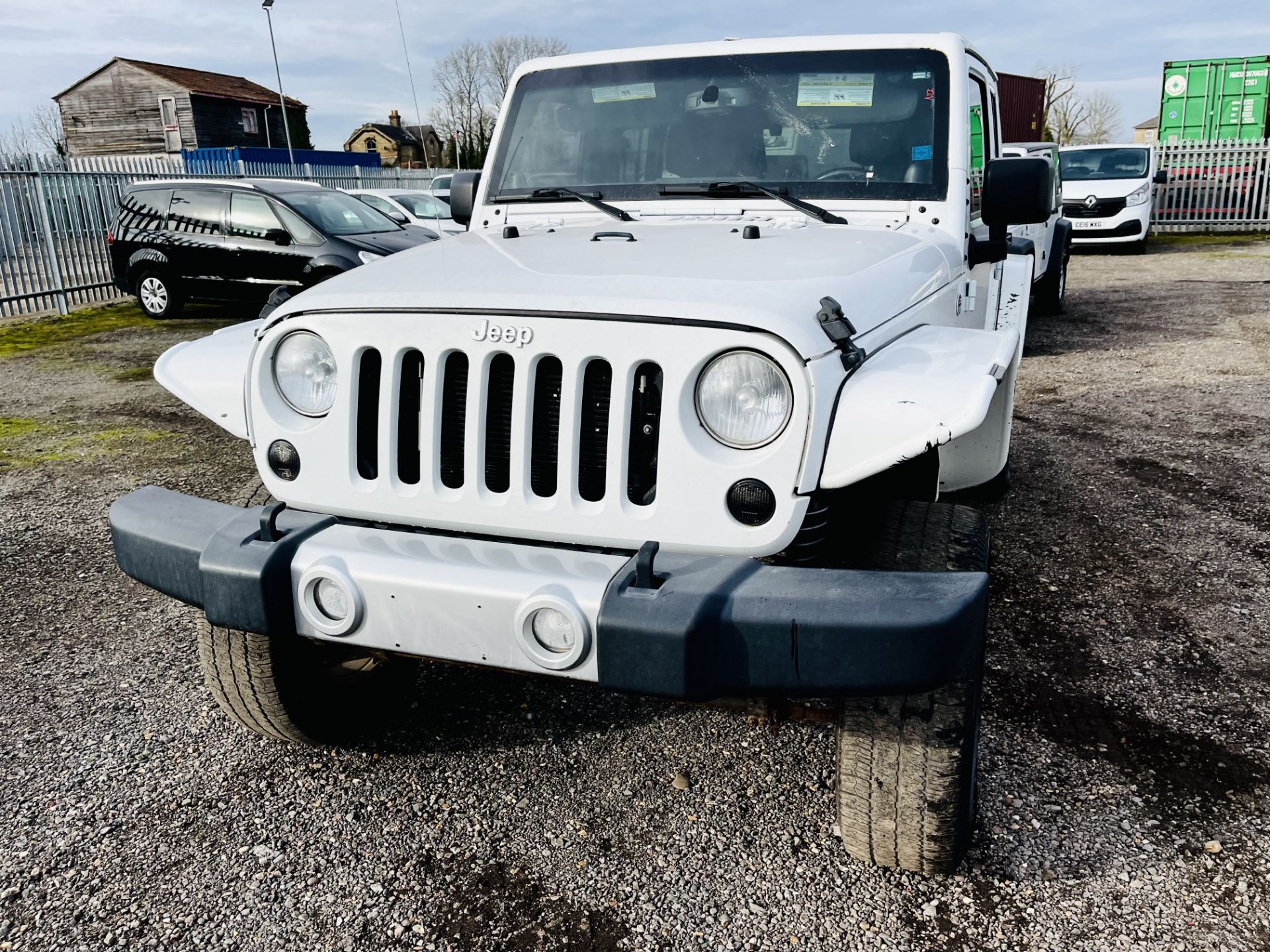 **ON SALE ** Jeep Wrangler 3.6L V6 Unlimited Sahara 4WD Convertible HardTop '2014 Year' - A/C - Image 4 of 24