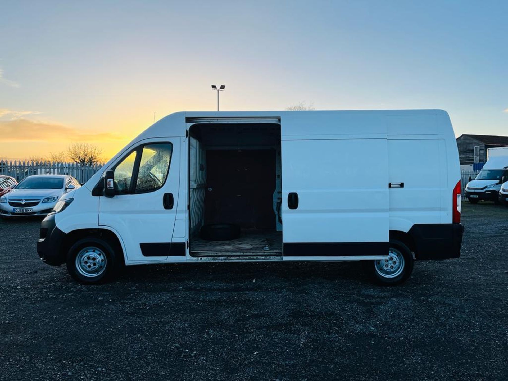 Peugeot Boxer 2.0 BlueHDI L3 H2 Professional 2018 '18 Reg' Sat Nav - A/C - ULEZ Compliant - Image 5 of 23