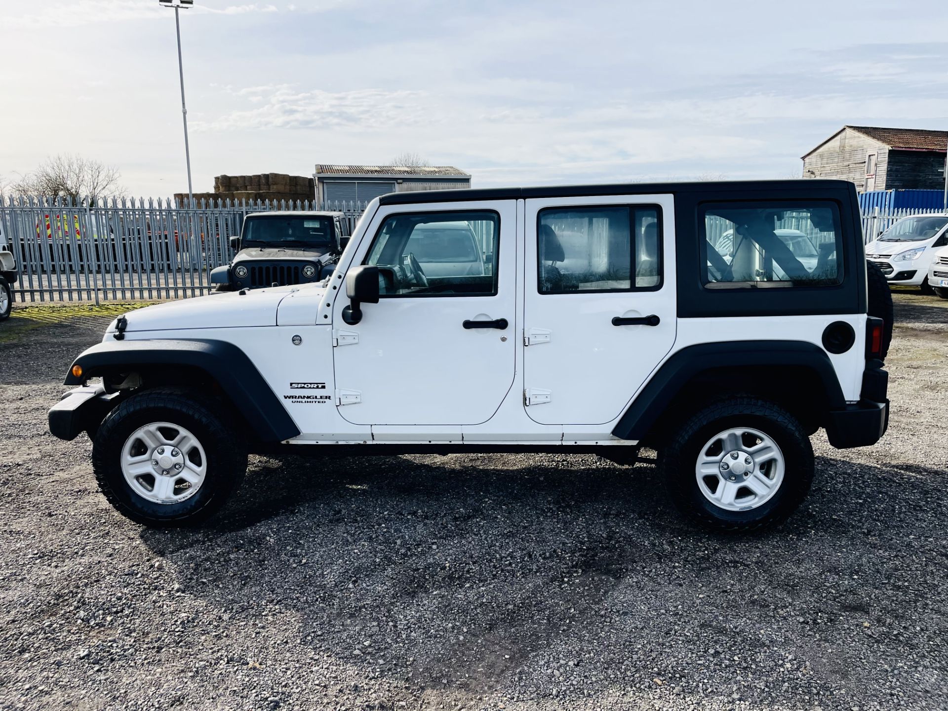 **ON SALE** Jeep Wrangler 3.6L V6 Unlimited Sport 4WD Auto Convertible Hardtop '2017 Year' A/C - Image 11 of 25