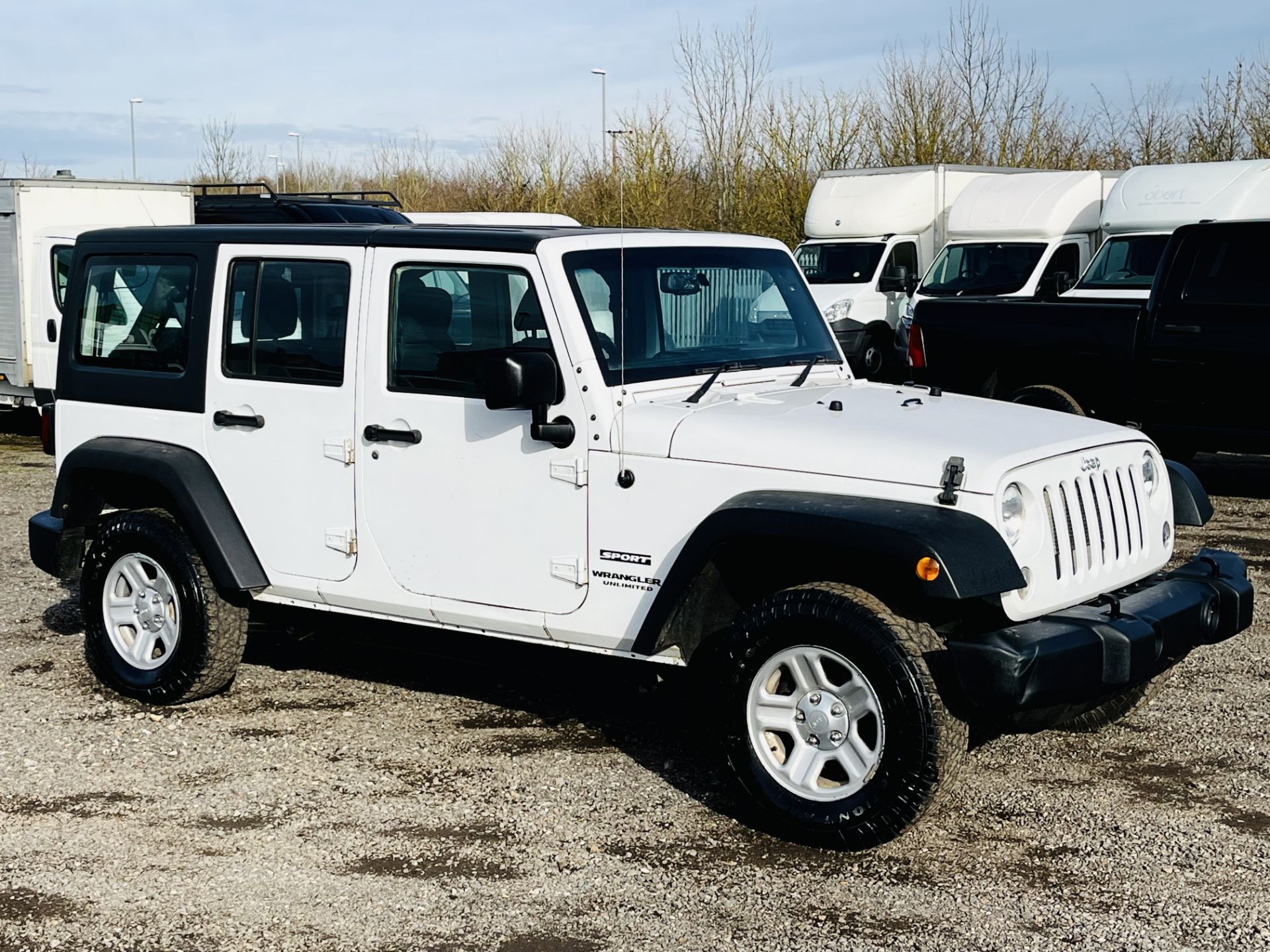 **ON SALE** Jeep Wrangler 3.6L V6 Unlimited Sport 4WD Auto Convertible Hardtop '2017 Year' A/C - Image 2 of 25