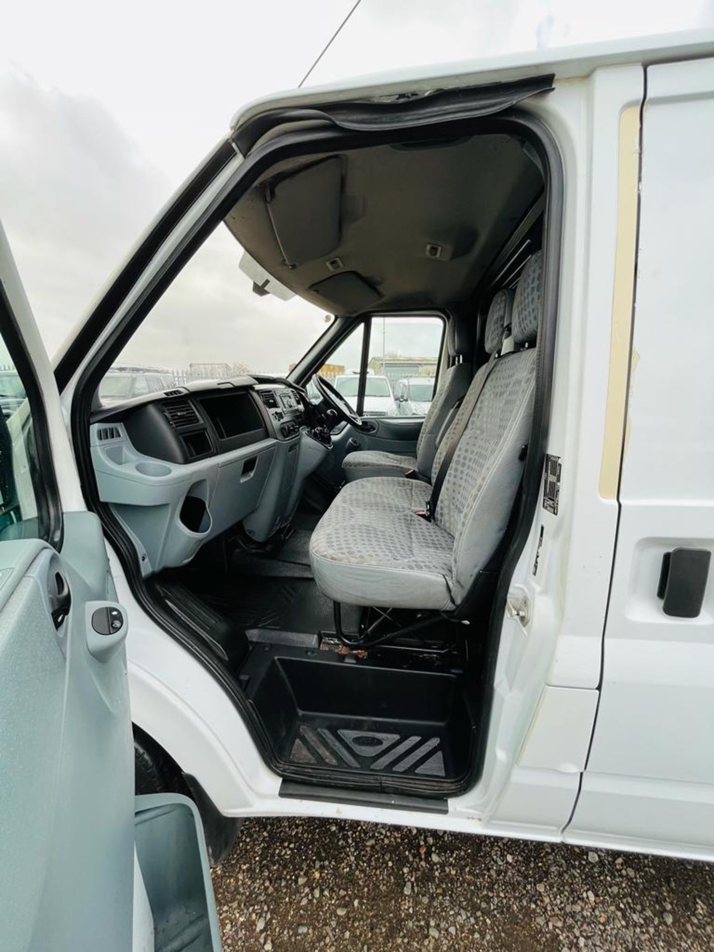 ** ON SALE ** Ford Transit 85 T280 FWD TDCI 2.2 SWB 2011 '11 Reg' - Panel Van - Image 20 of 24