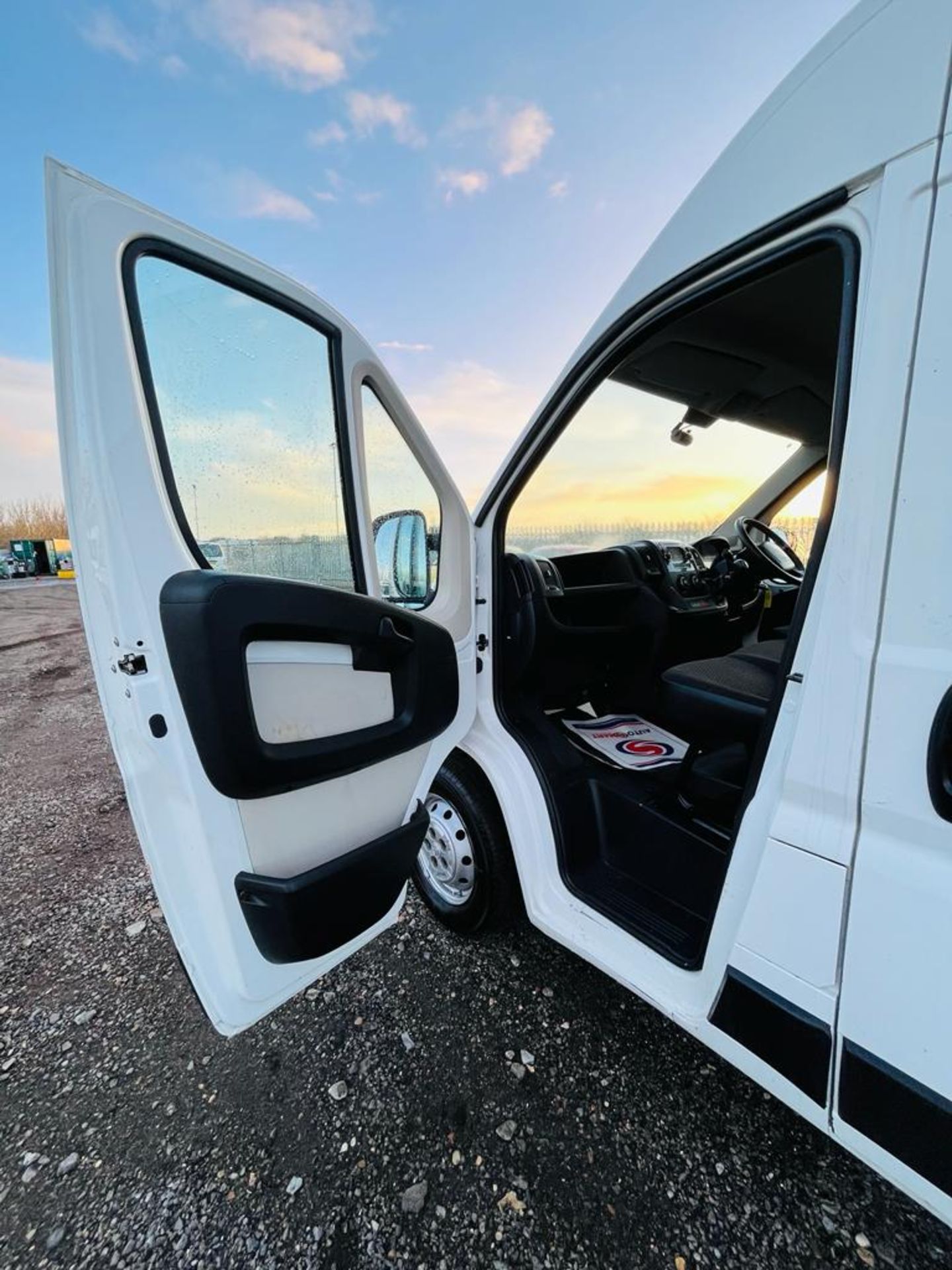 Peugeot Boxer 2.0 BlueHDI L3 H2 Professional 2018 '18 Reg' Sat Nav - A/C - ULEZ Compliant - Image 18 of 23