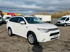 ** ON SALE ** Mitsubishi Outlander PHEV CVT 2.0 TwinMotors 12KWH Battery 2015 '65 Reg'