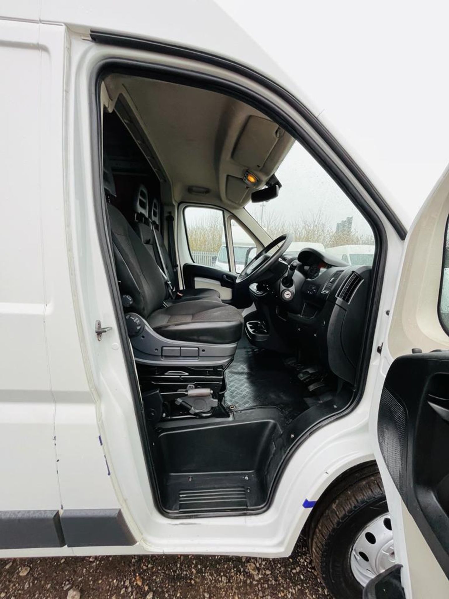 Peugeot Boxer 335 BlueHDI 2.0 130 L3 H2 LWB 2018 '18 Reg' - A/C - Panel Van - Navigation System - Image 15 of 25