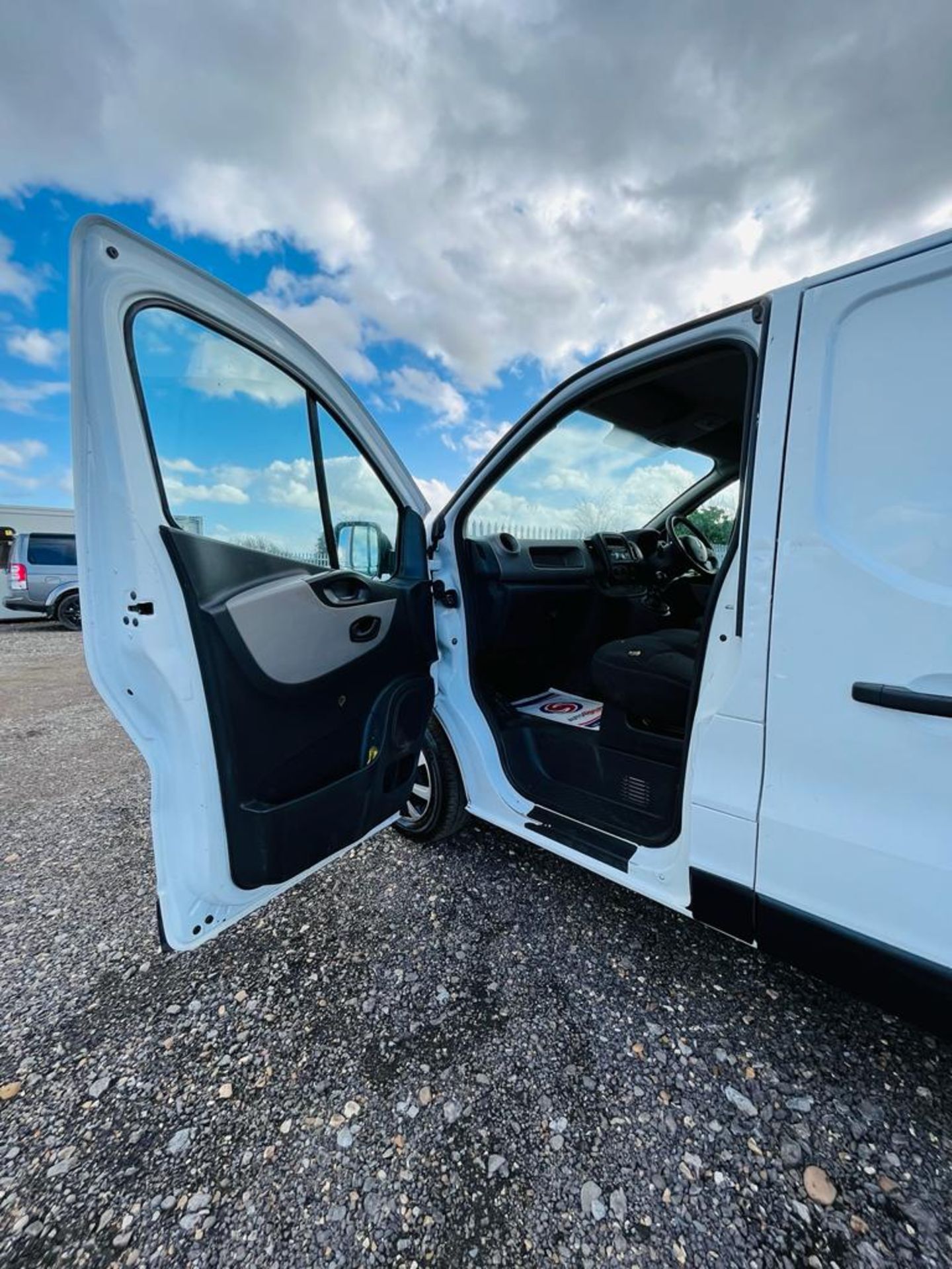 ** ON SALE ** Renault Trafic SL27 Business + 1.6 DCI 115 L1 H1 2016 '16 Reg' -A/C- Only 69794 Miles - Image 20 of 25