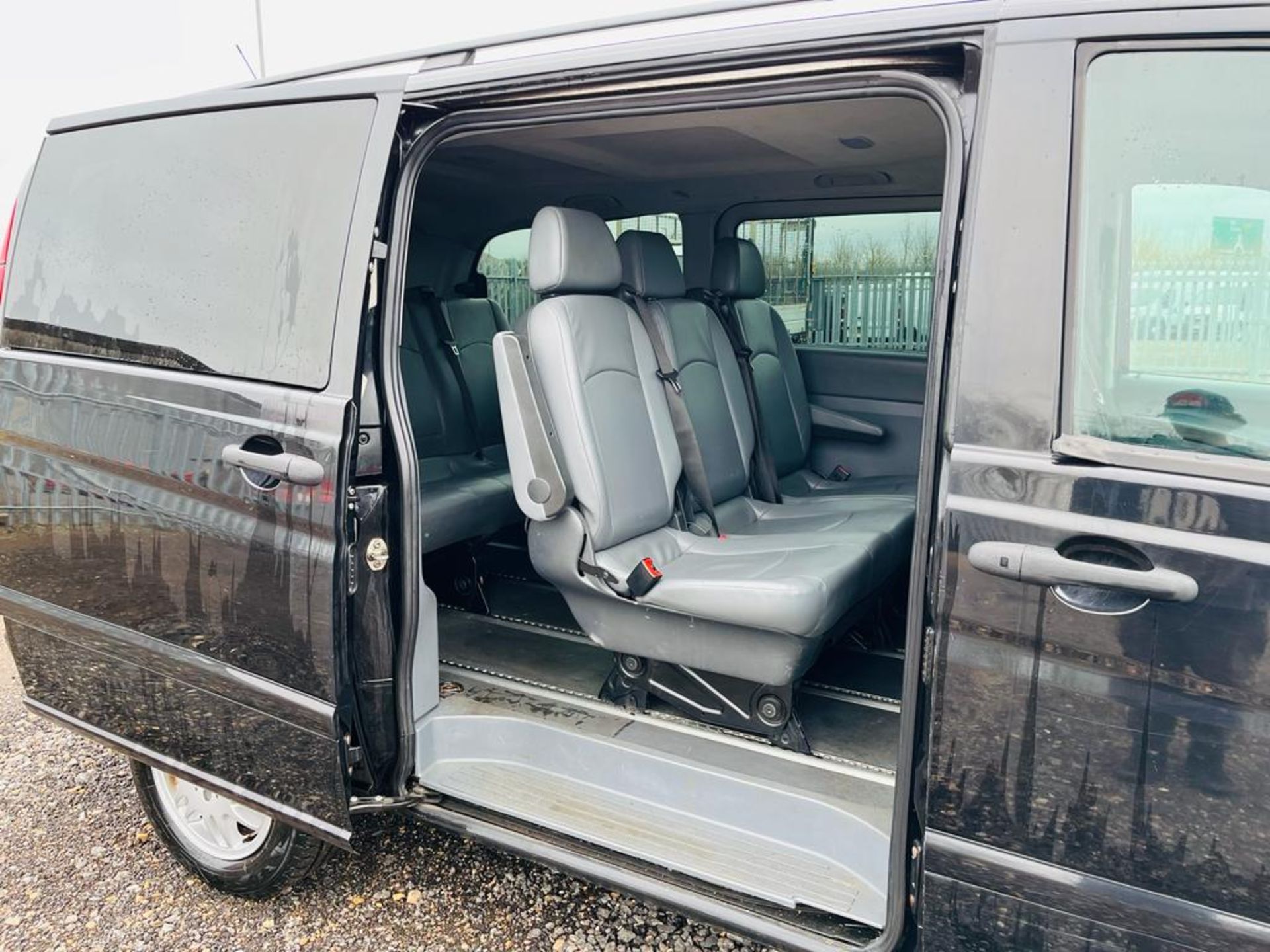 **ON SALE ** Mercedes Benz Vito 2.1 CDI 115 Long Traveliner Long 2009 '59 Reg' -A/C - 9 Seats - Image 13 of 31