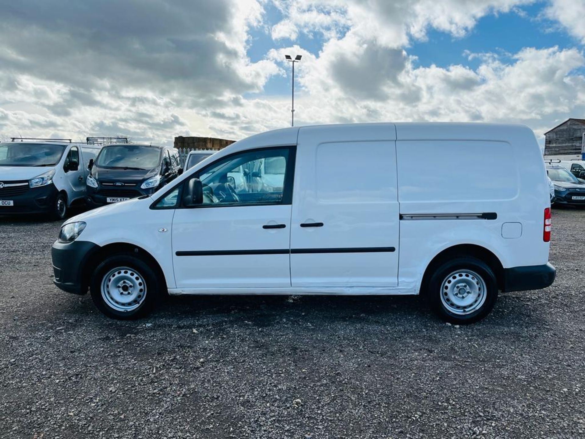 ** ON SALE ** Volkswagen Caddy Maxi 1.6 TDI C20 StartLine DSG Automatic 2014 '14 Reg ' - A/C - Image 4 of 25