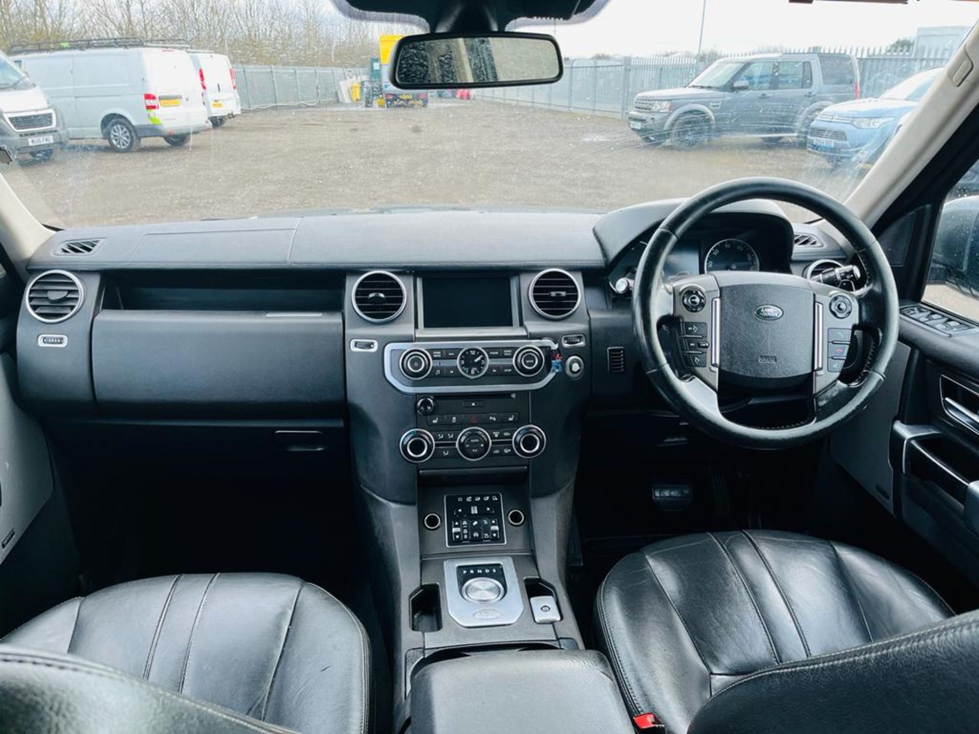 **ON SALE**Land Rover Discovery 3.0 SDV6 Auto SE 2016 '65 Reg' Sat Nav - 4WD - A/C -Only 97214 Miles - Image 14 of 26