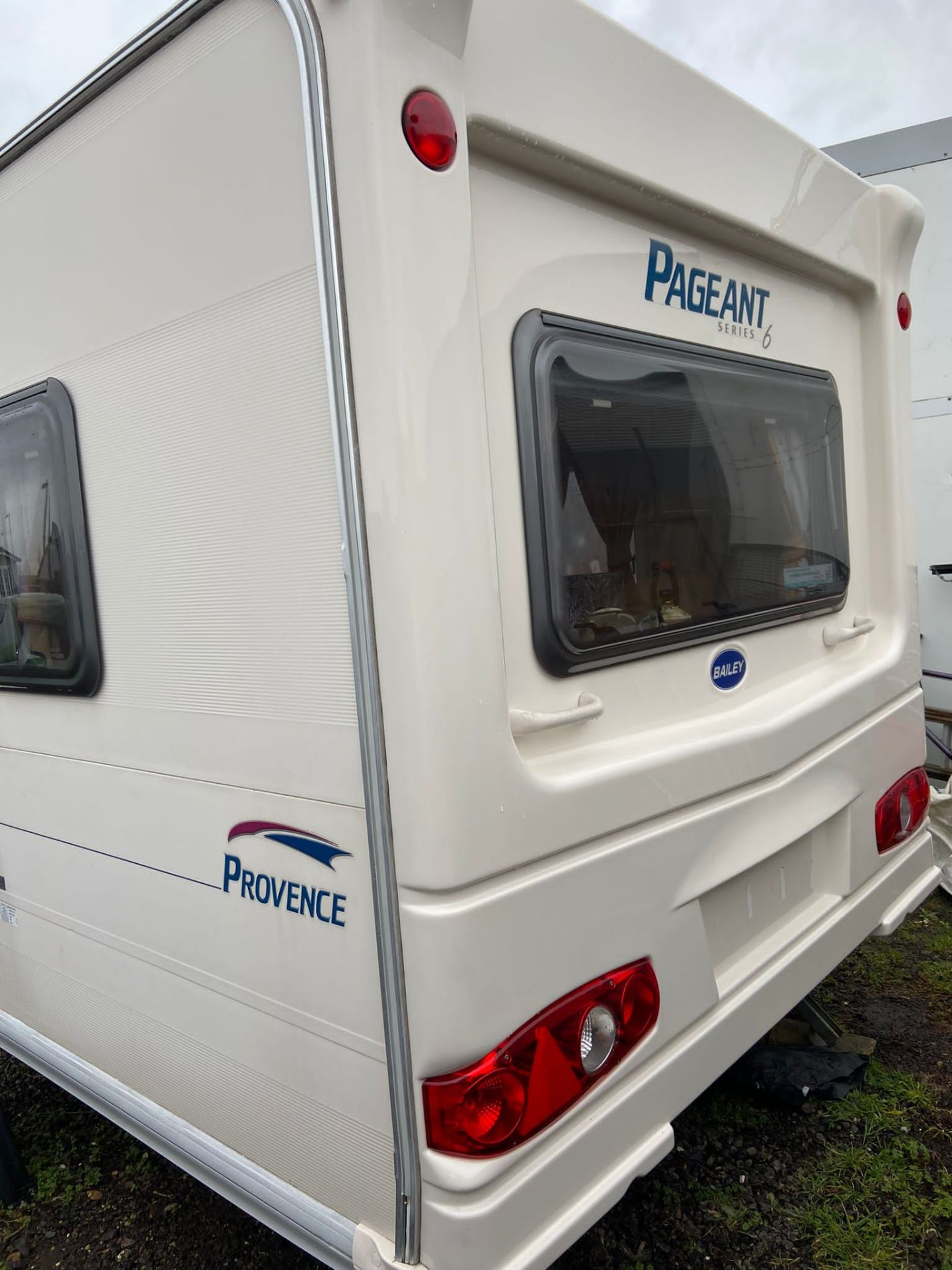 ** ON SALE ** Bailey Pageant series 6 - 4 Berth - '2007 Year' Middle Bathroom - No Vat - Image 3 of 11