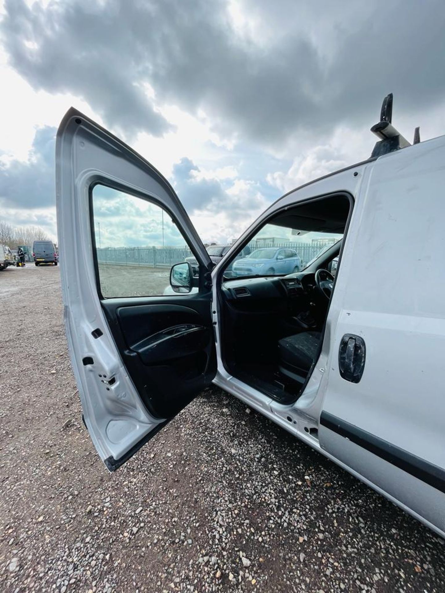 Vauxhall Combo 1.3 CDTI EcoFlex 2017 '67 Reg' - A/C - Panel Van - ULEZ Compliant - Image 18 of 23