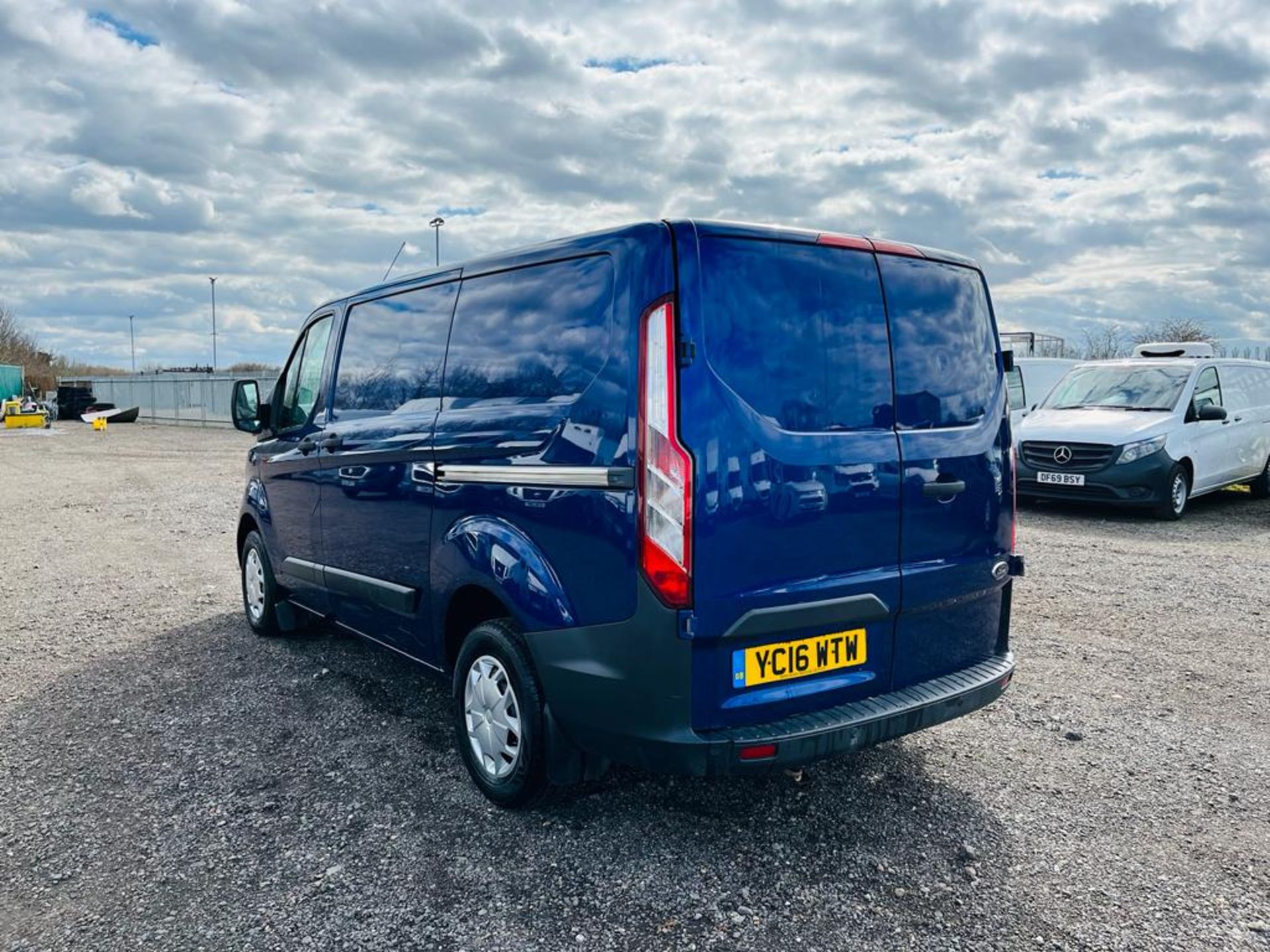 ** ON SALE ** Ford Transit TDCI 125 Trend L1 H1 2016 '16 Reg' Panel Van - No Vat - Image 7 of 25