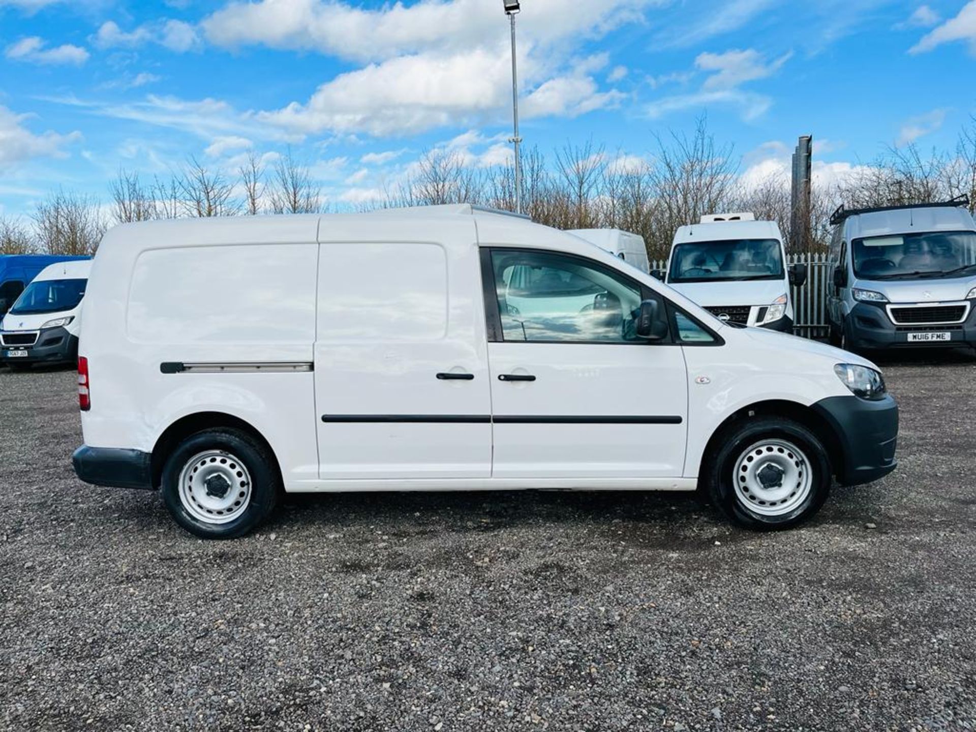 ** ON SALE ** Volkswagen Caddy Maxi 1.6 TDI C20 StartLine DSG Automatic 2014 '14 Reg ' - A/C - Image 11 of 25