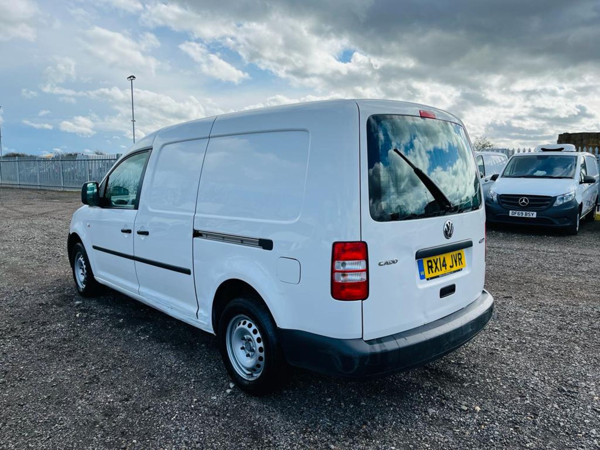 ** ON SALE ** Volkswagen Caddy Maxi 1.6 TDI C20 StartLine DSG Automatic 2014 '14 Reg ' - A/C - Image 7 of 25