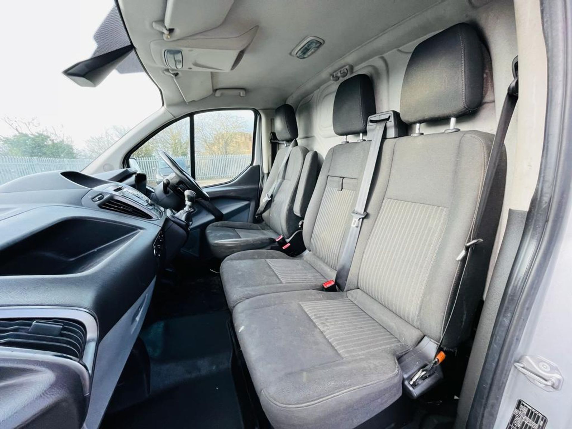 Ford Transit Custom 2.2 TDCI Trend E-Tech 2015 '15 Reg' - Panel Van - Image 19 of 22