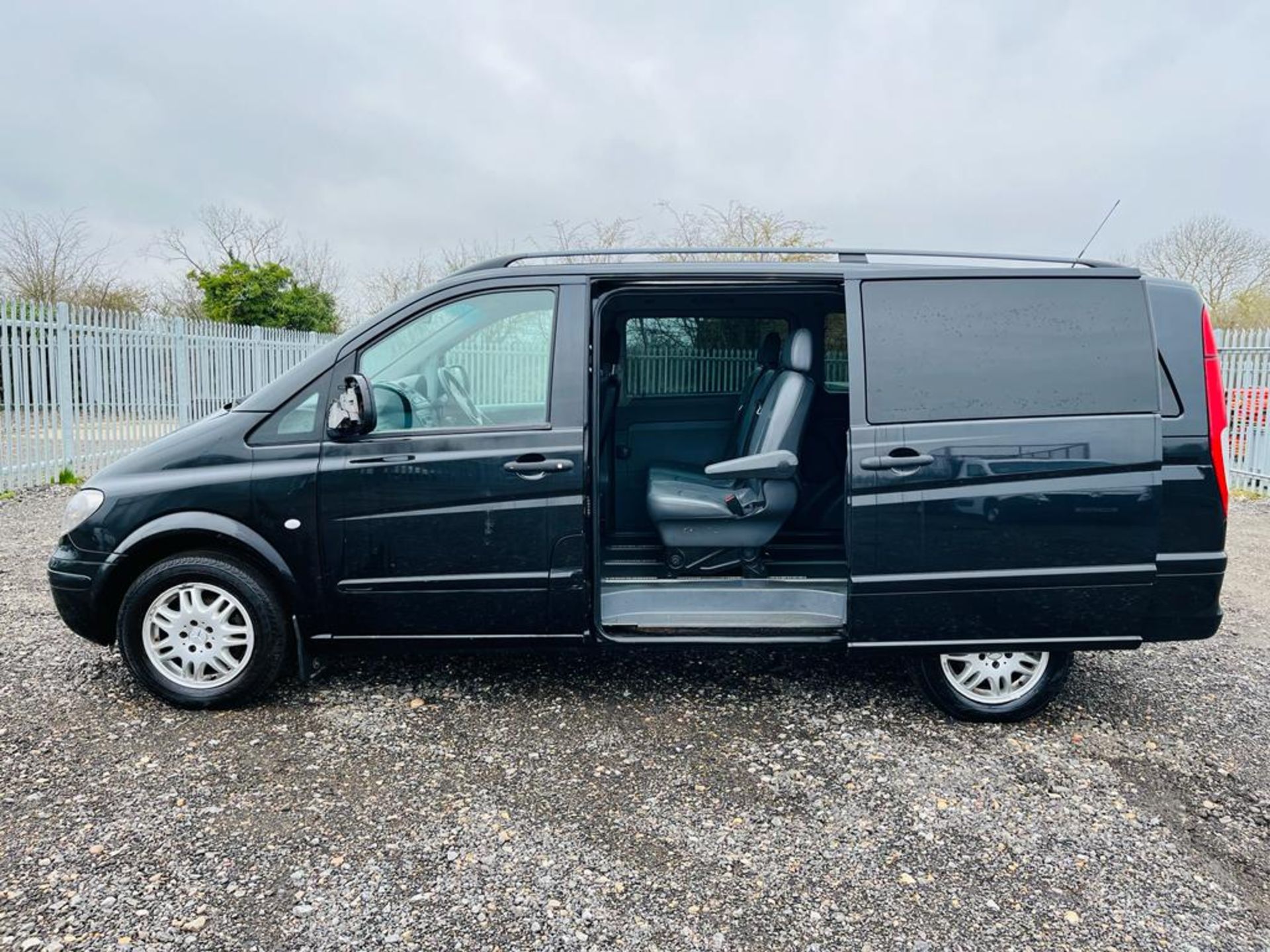 **ON SALE ** Mercedes Benz Vito 2.1 CDI 115 Long Traveliner Long 2009 '59 Reg' -A/C - 9 Seats - Image 5 of 31