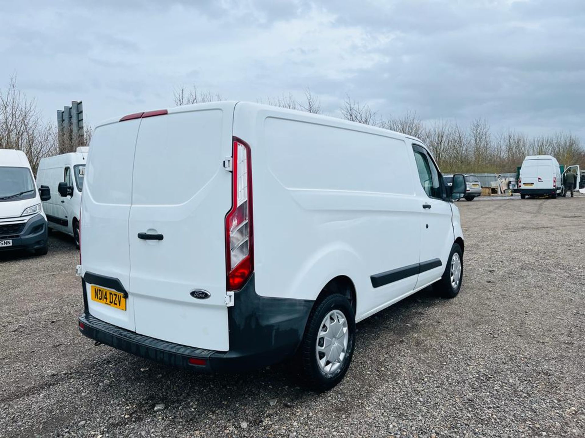 ** ON SALE ** Ford Transit Custom 2.2 TDCI EcoTech L1 H1 2014 '14 Reg' - Panel Van - Image 11 of 24