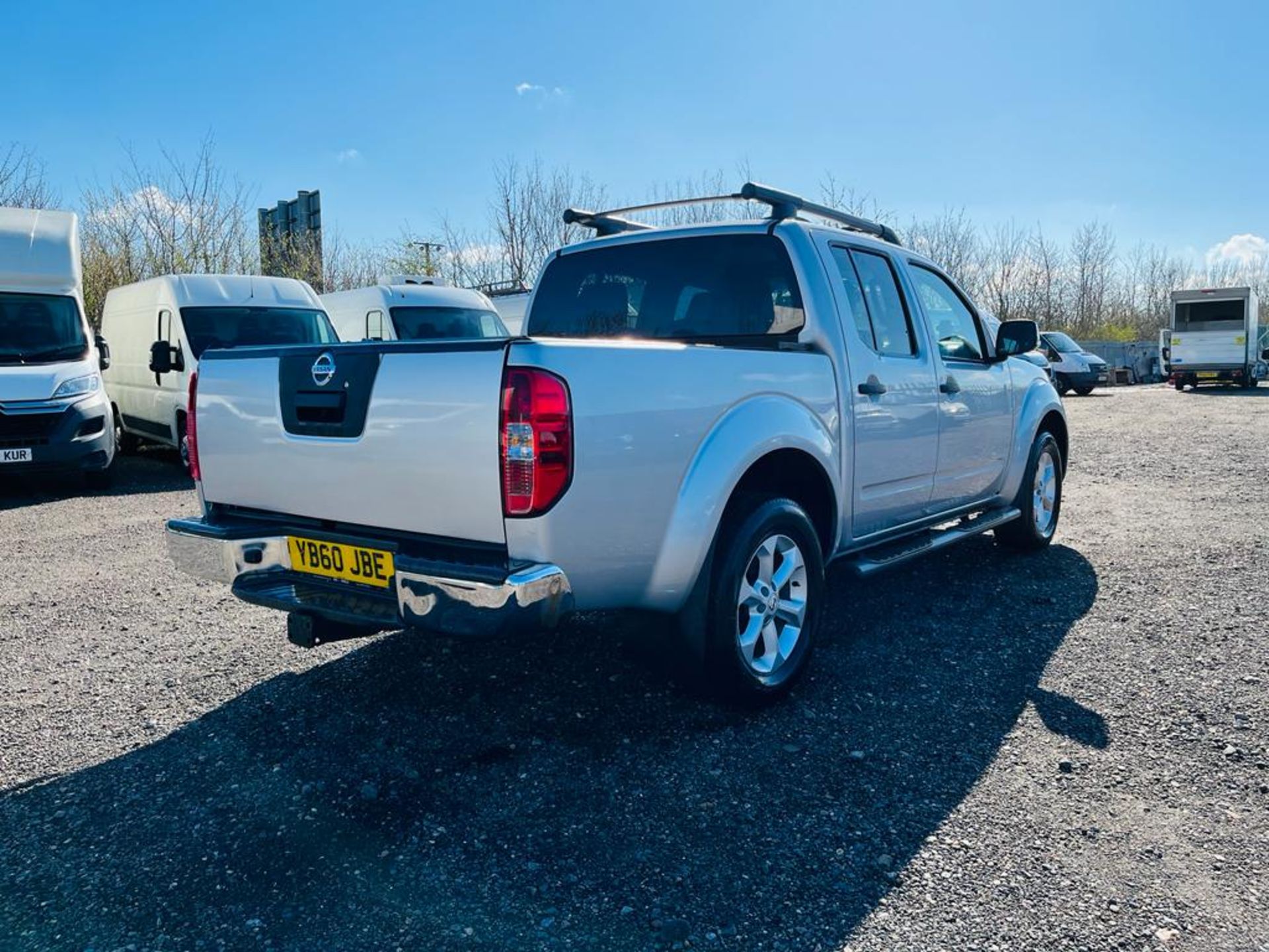 ** ON SALE ** Nissan Navara Tekna 2.5 DCI 190 Auto 2011 '60 Reg' 4WD - Sat Nav - A/C - Image 10 of 29