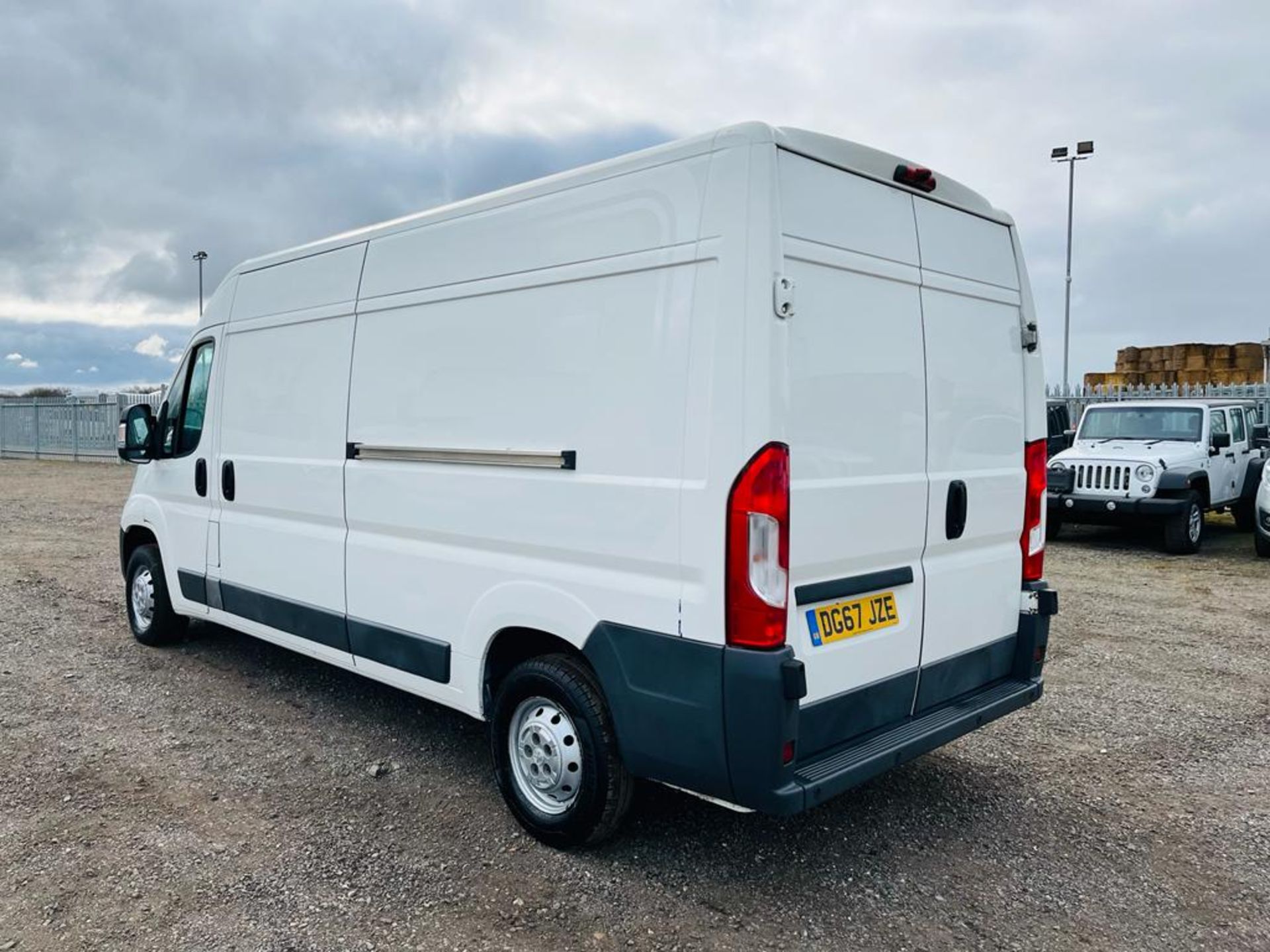 ** ON SALE ** Peugeot Boxer 2.0 Blue HDI Professional 2017 '67 Reg' Sat Nav - A/C - Panel Van - Image 7 of 23