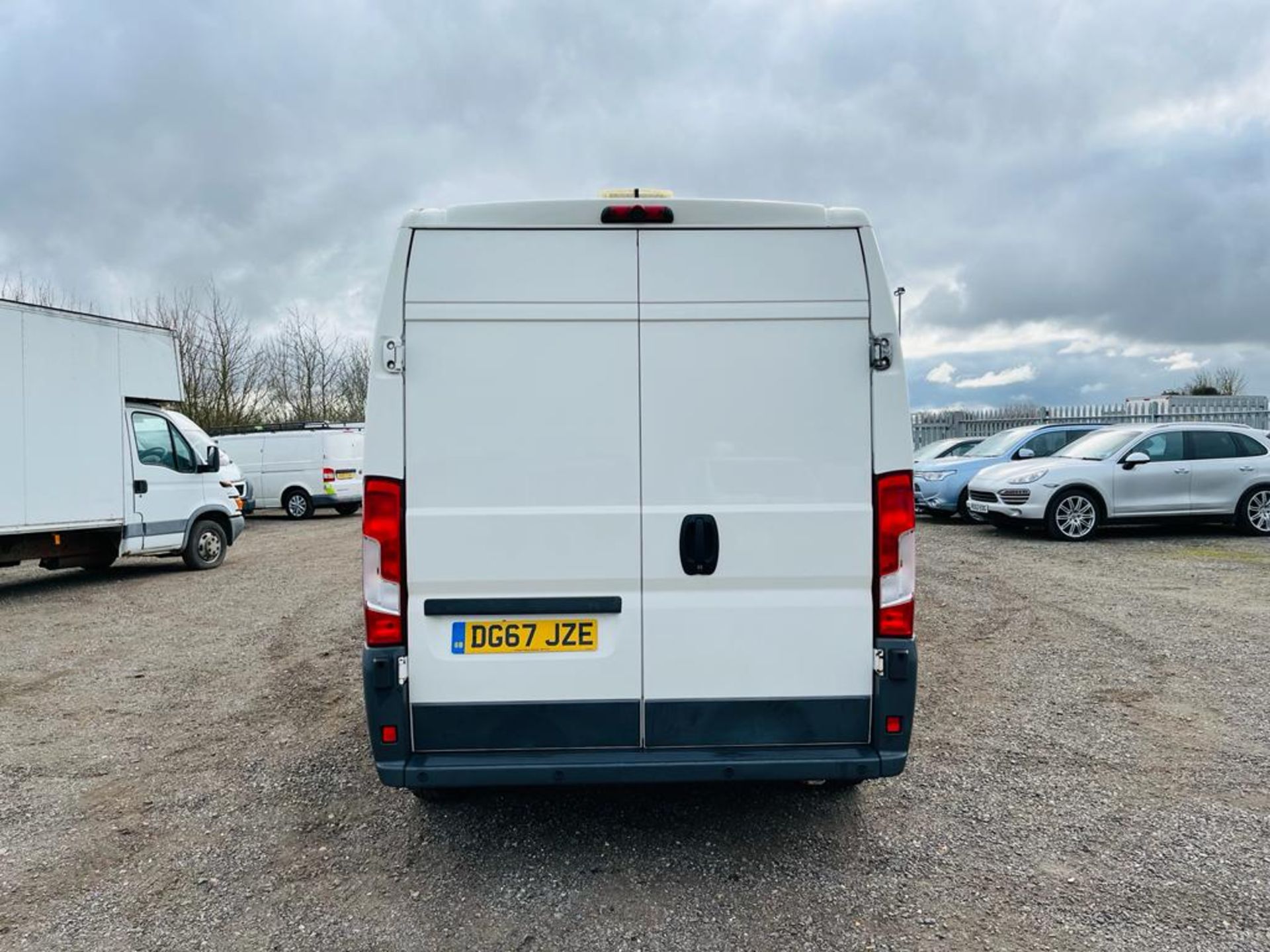 ** ON SALE ** Peugeot Boxer 2.0 Blue HDI Professional 2017 '67 Reg' Sat Nav - A/C - Panel Van - Image 8 of 23